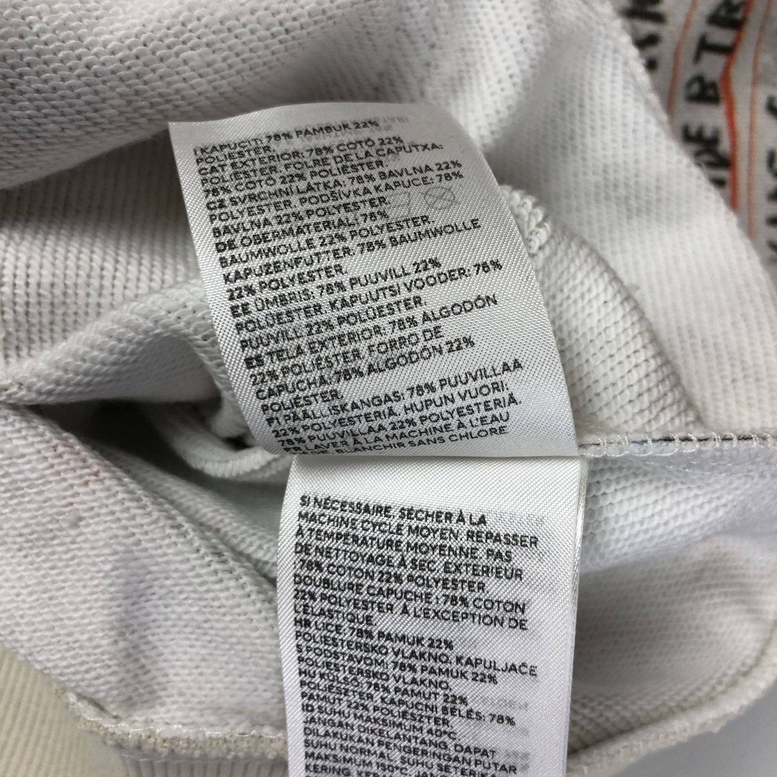 H&M × Jean-Michel Basquiat × Who Decides War H&M Who Decides War x Basquiat x Ev Bravado Graffiti Hoodie Size US M / EU 48-50 / 2 - 9 Thumbnail