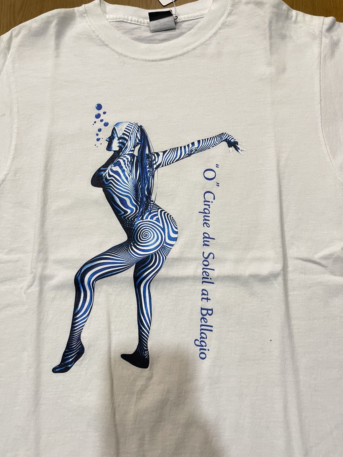 Arts & Science RARE VINTAGE "O" Cirque du Soleil Las Vegas Graphic Tee Size US M / EU 48-50 / 2 - 3 Thumbnail