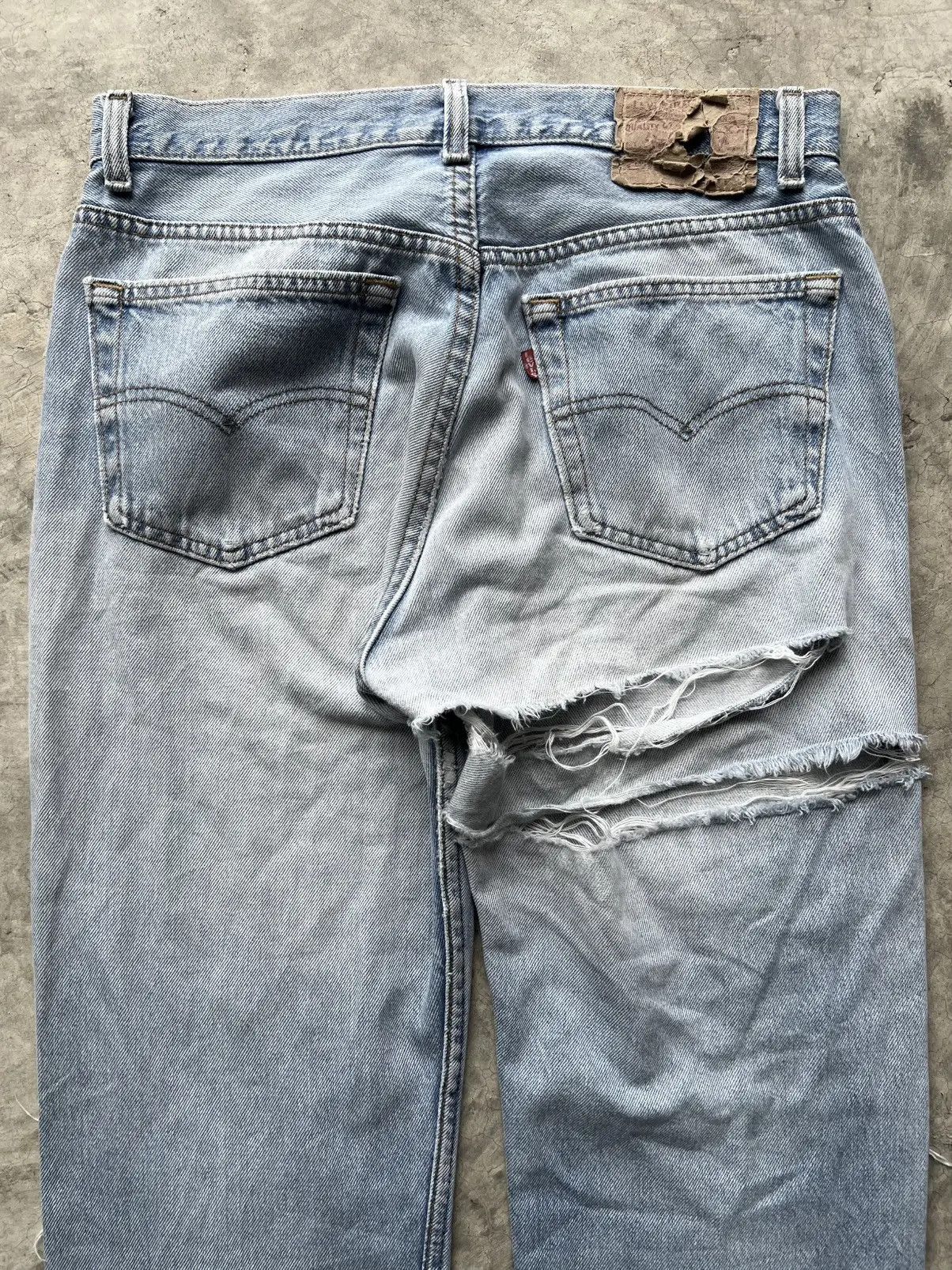 Levi's Thrashed Vintage 90s Levi's 501 Jeans Distressed Size US 32 / EU 48 - 5 Thumbnail