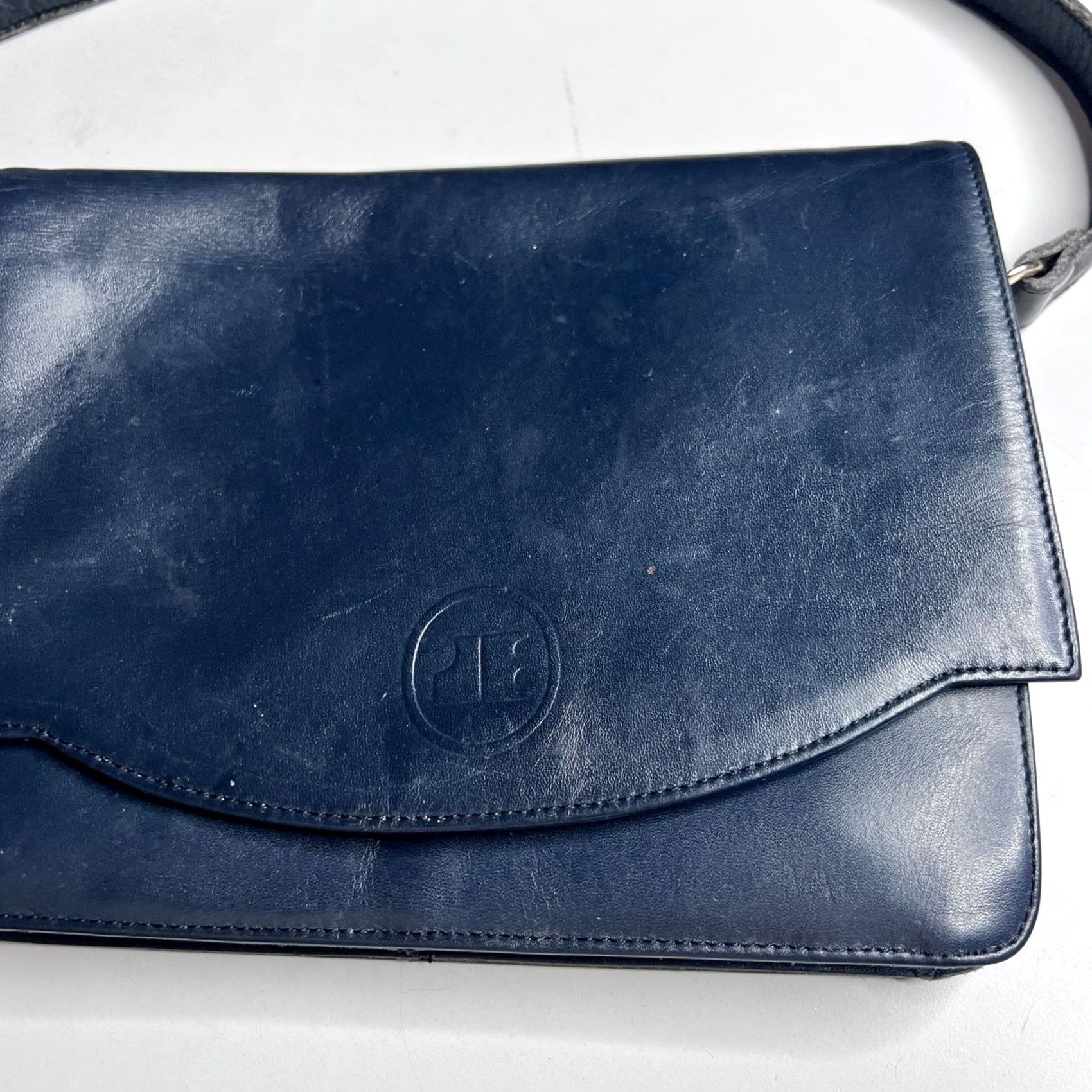 Vintage VINTAGE Jacques Esterel Paris Navy Leather Crossbody Bag JE Logo Women's 1980s France Leather Navy Blue Cross Body Bag Size ONE SIZE - 8 Thumbnail
