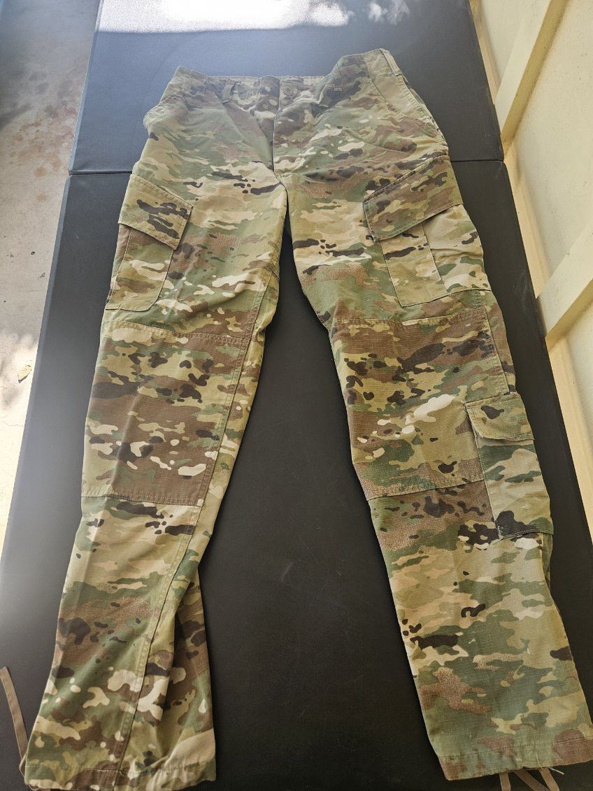Other U.S. Army Green Camouflage Cargo Pants Size US 32 / EU 48 - 1 Thumbnail
