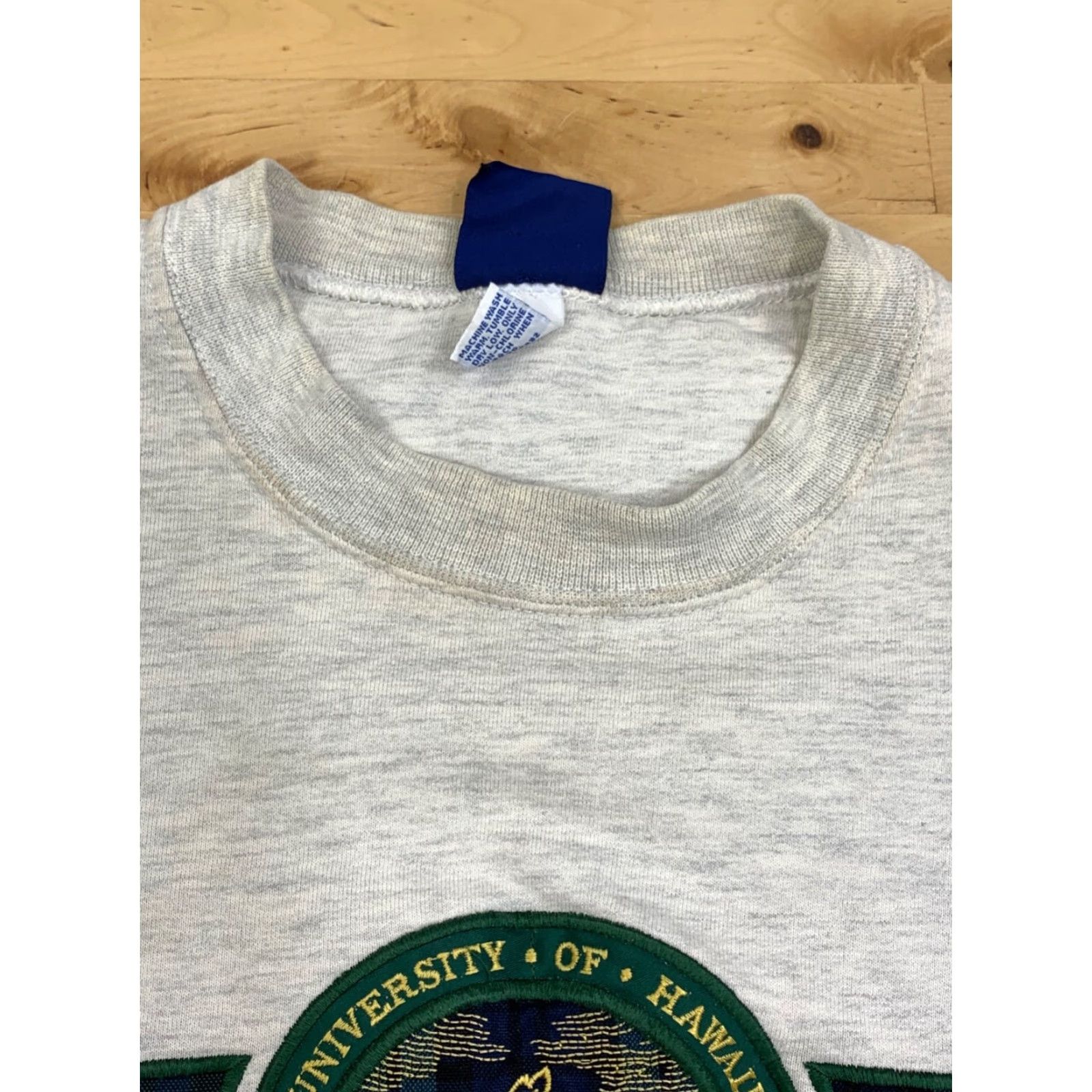 Vintage VINTAGE University Sweatshirt Mens M Gray Embroidered Pullover Size US M / EU 48-50 / 2 - 6 Thumbnail