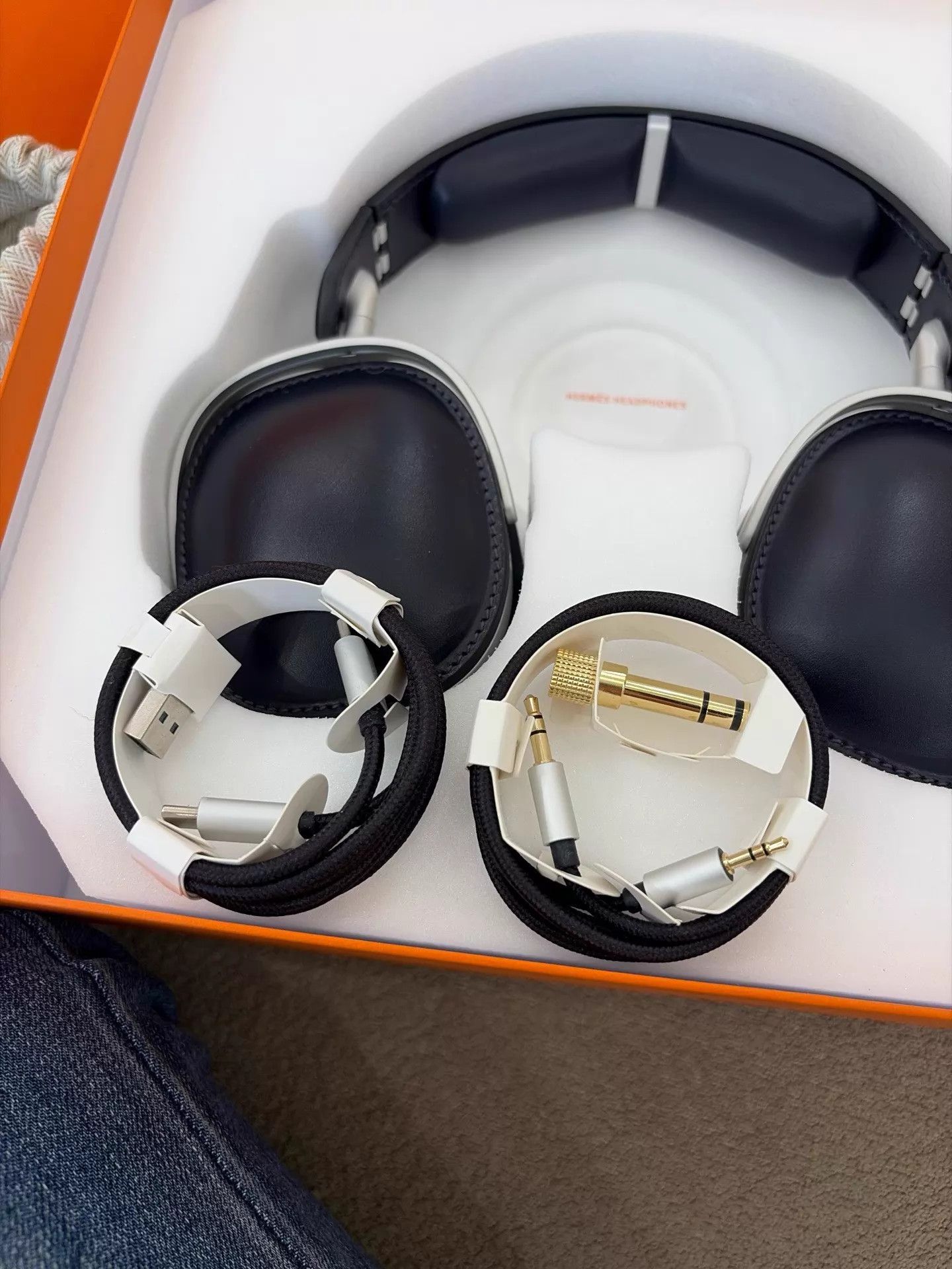 Hermes Hermes 2T Lambskin Black BT Earbuds New Size ONE SIZE - 3 Thumbnail