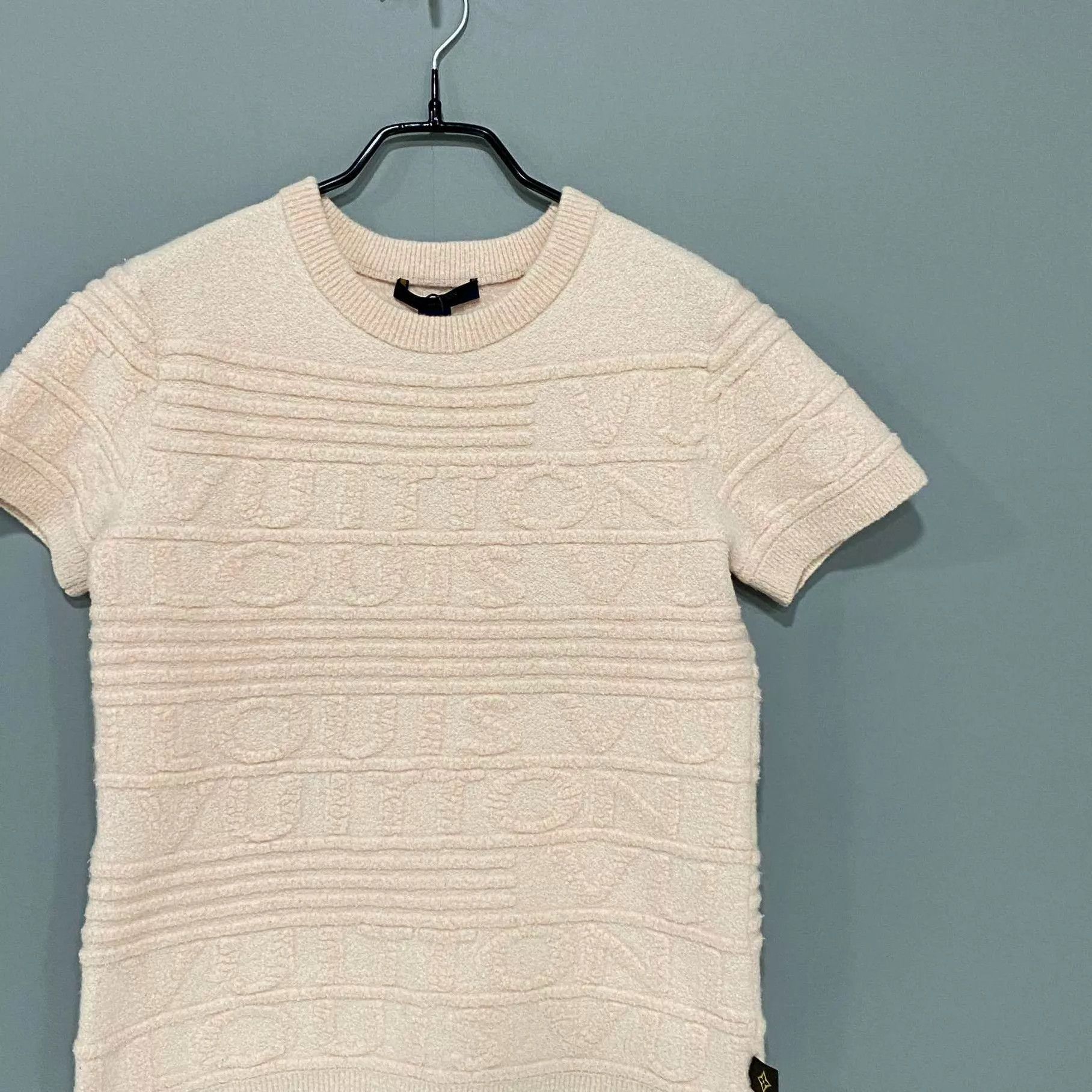 Louis Vuitton LV pink embossed logo short sleeve tee size m Size M / US 6-8 / IT 42-44 - 2 Thumbnail