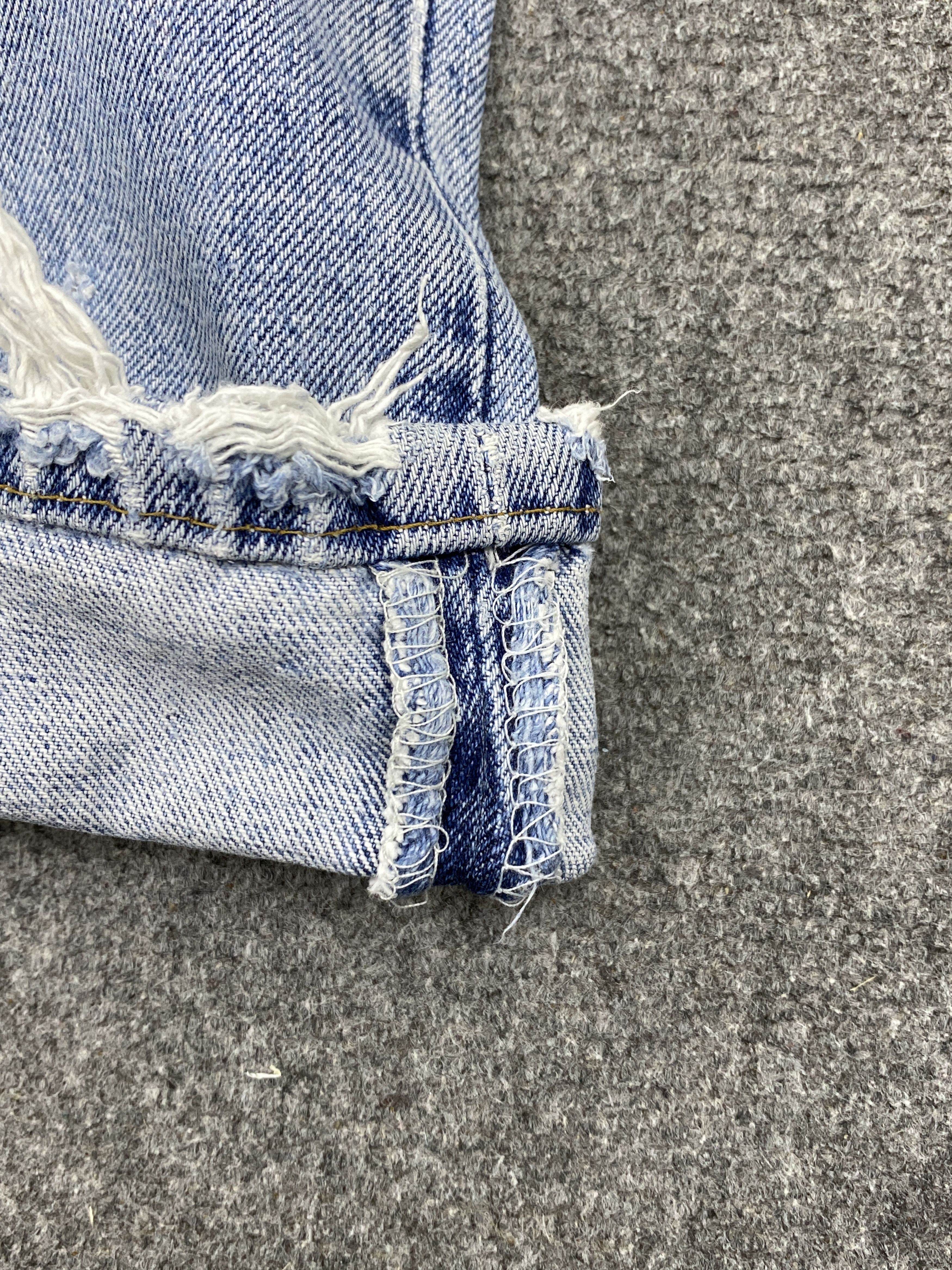 Levi's Vintage Levis 501 Distressed Jeans DP2740 Size US 29 - 8 Thumbnail