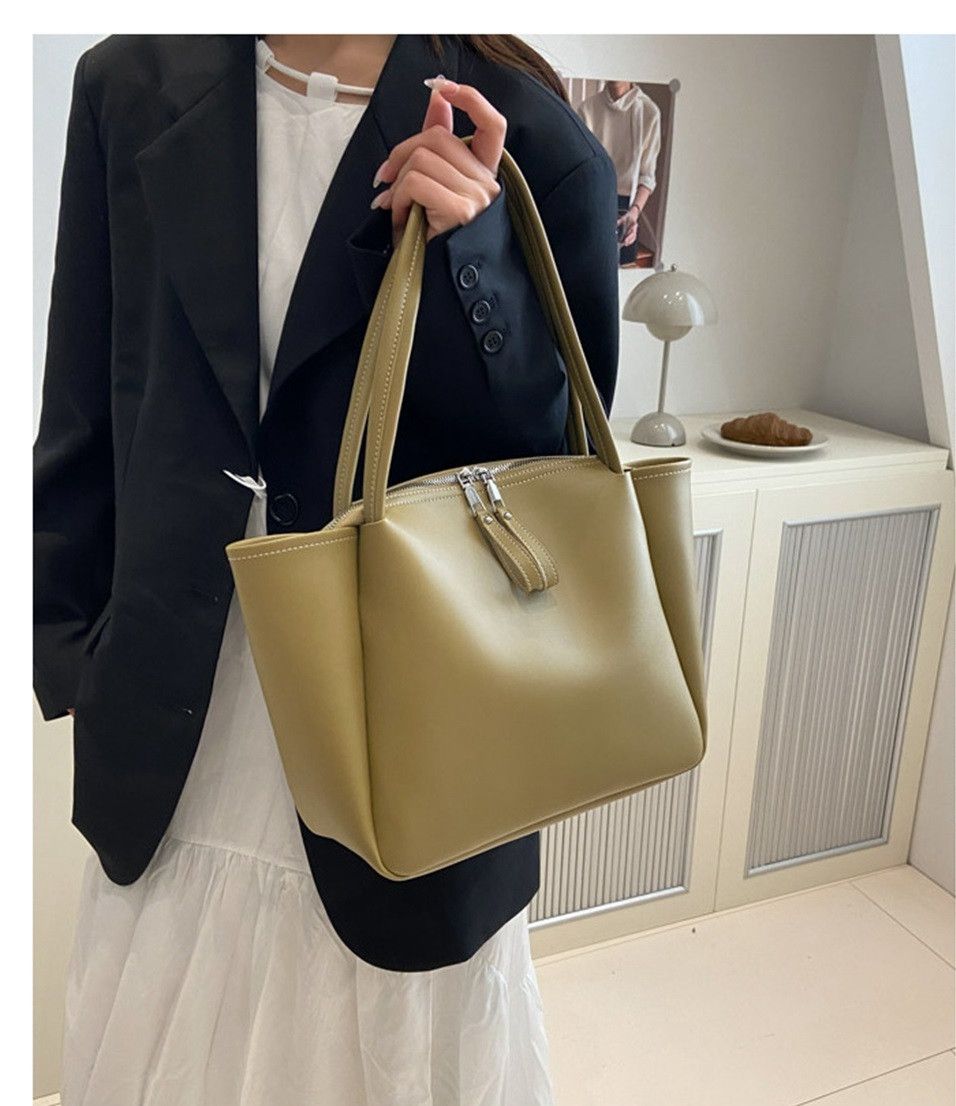 Japanese Brand Large capacity handbag Size ONE SIZE - 2 Thumbnail