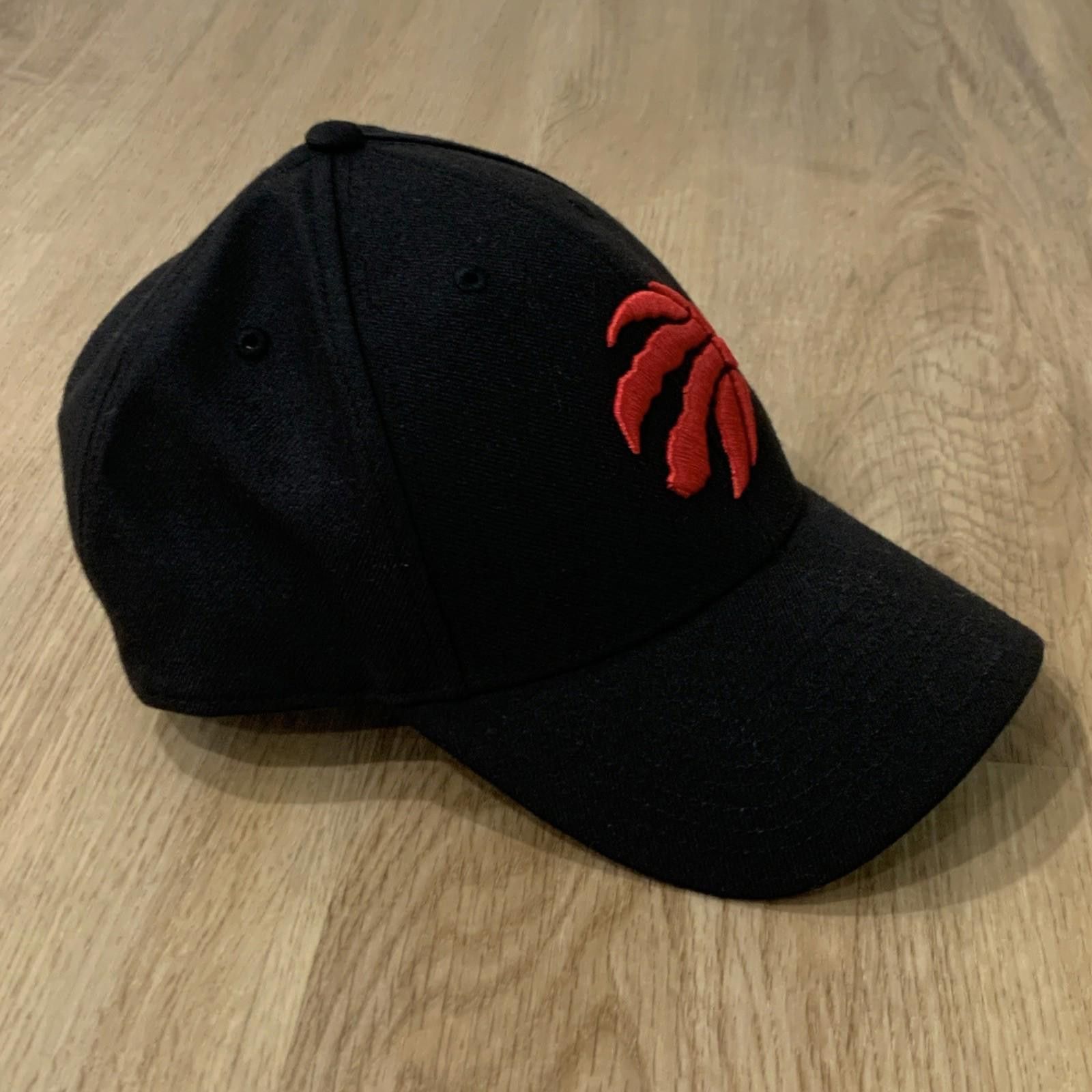 47 Brand New Men's Toronto Raptors MVP Primary Red Logo Black Cap Size ONE SIZE - 3 Thumbnail