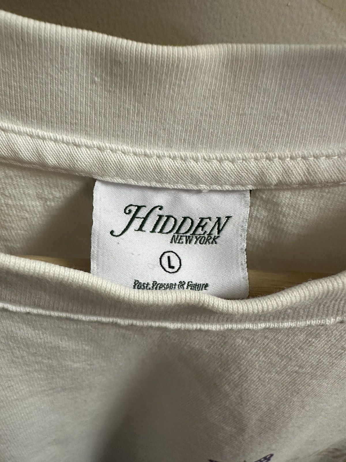 HIDDEN HIDDEN NY Garden T-shirt Size US L / EU 52-54 / 3 - 4 Thumbnail