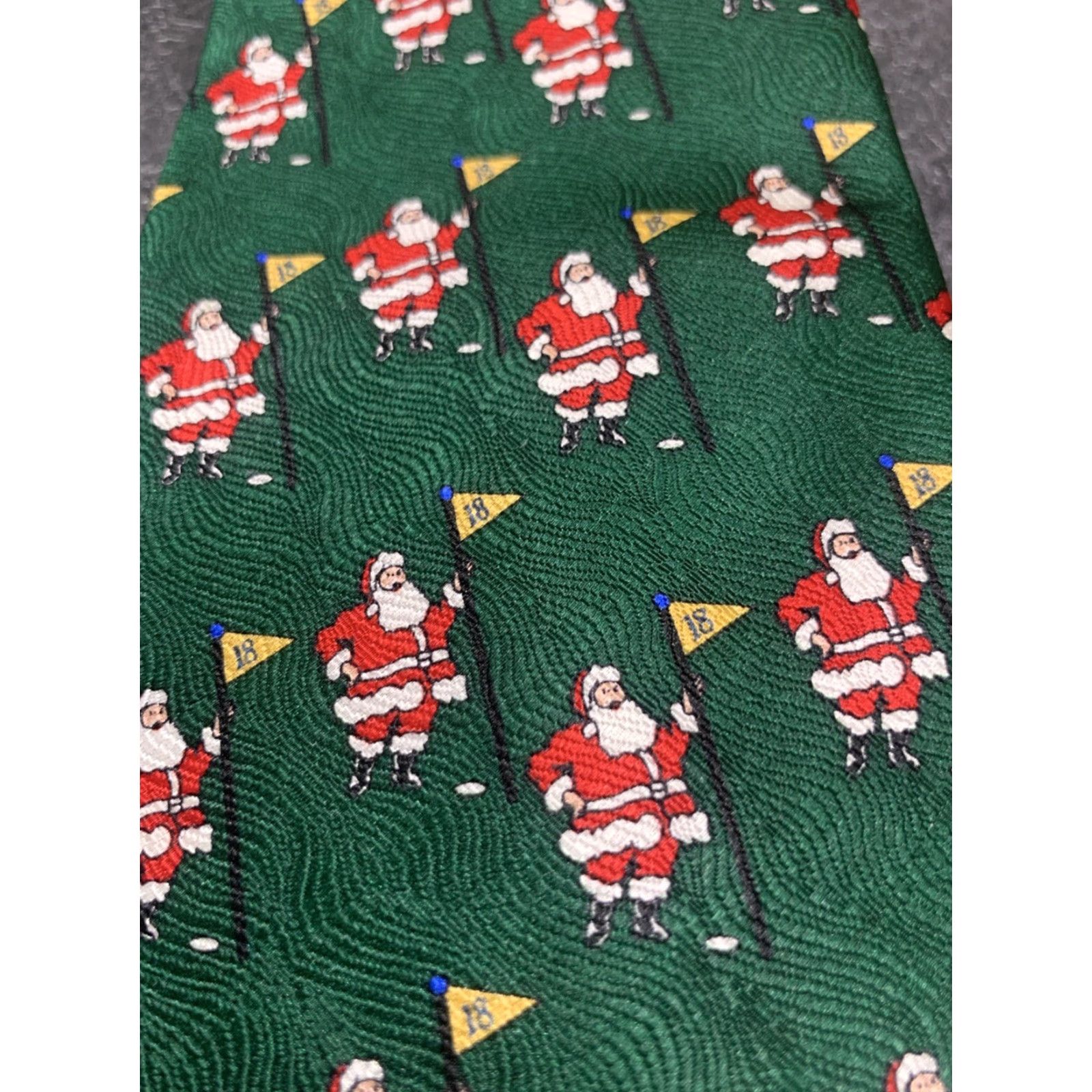 Vintage VINTAGE Cape Cod Neckwear Christmas Golf Tie Green Silk Santa Claus Pattern Mens Size ONE SIZE - 3 Thumbnail