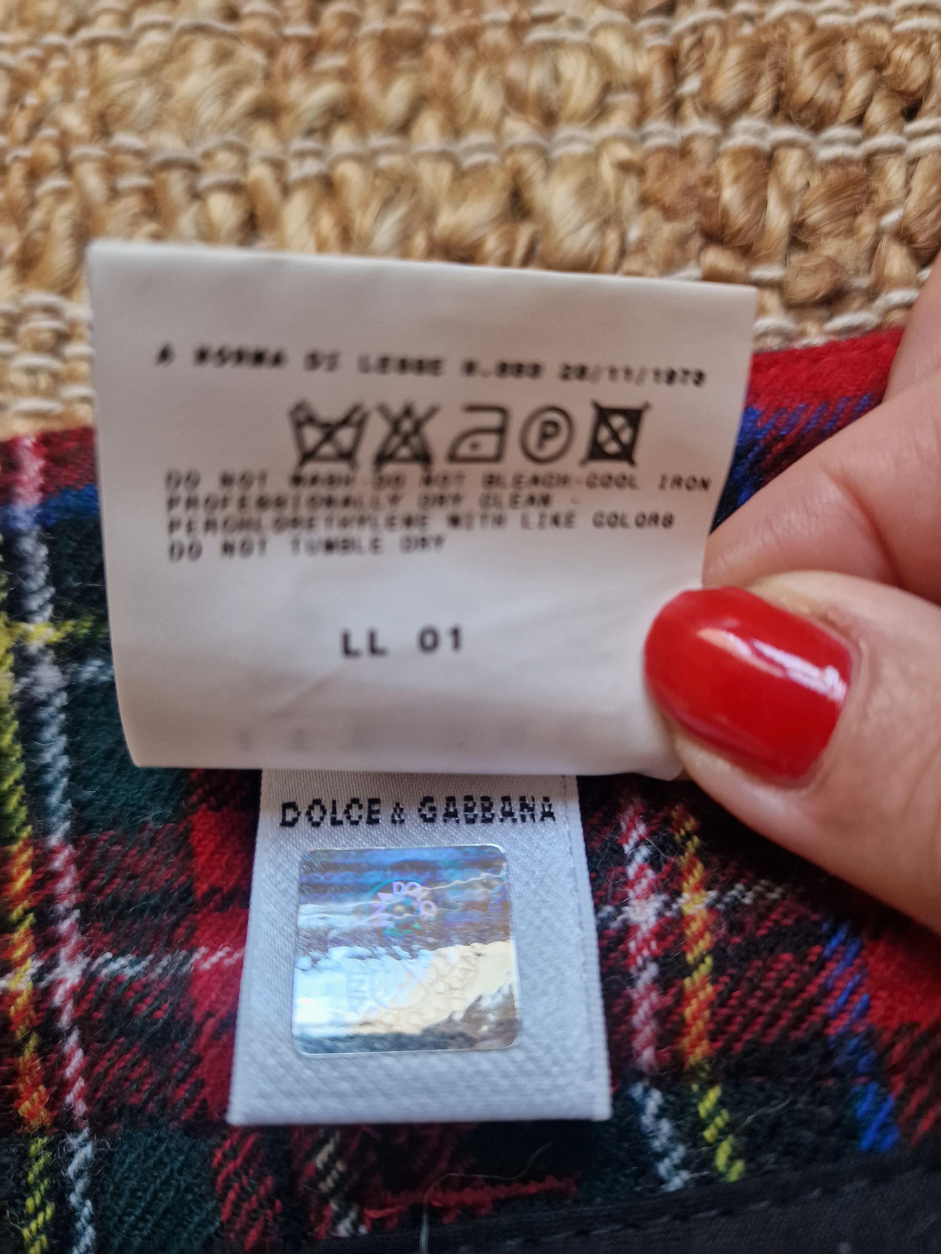 Dolce & Gabbana D&G Dolce and Gabbana Tartan School Girl Wool Skirt Size 30" / US 8 / IT 44 - 13 Thumbnail
