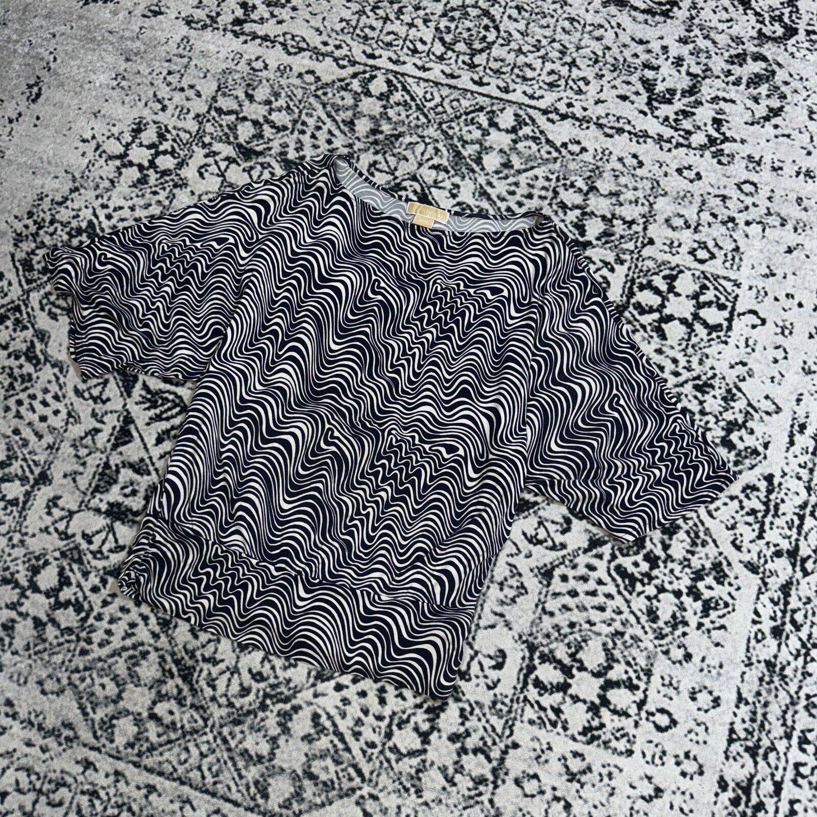 Michael Kors × Vintage Vintage 90s Michael Kors Black White Rayon Blouse Top Size M Size US M / EU 48-50 / 2 - 2 Thumbnail