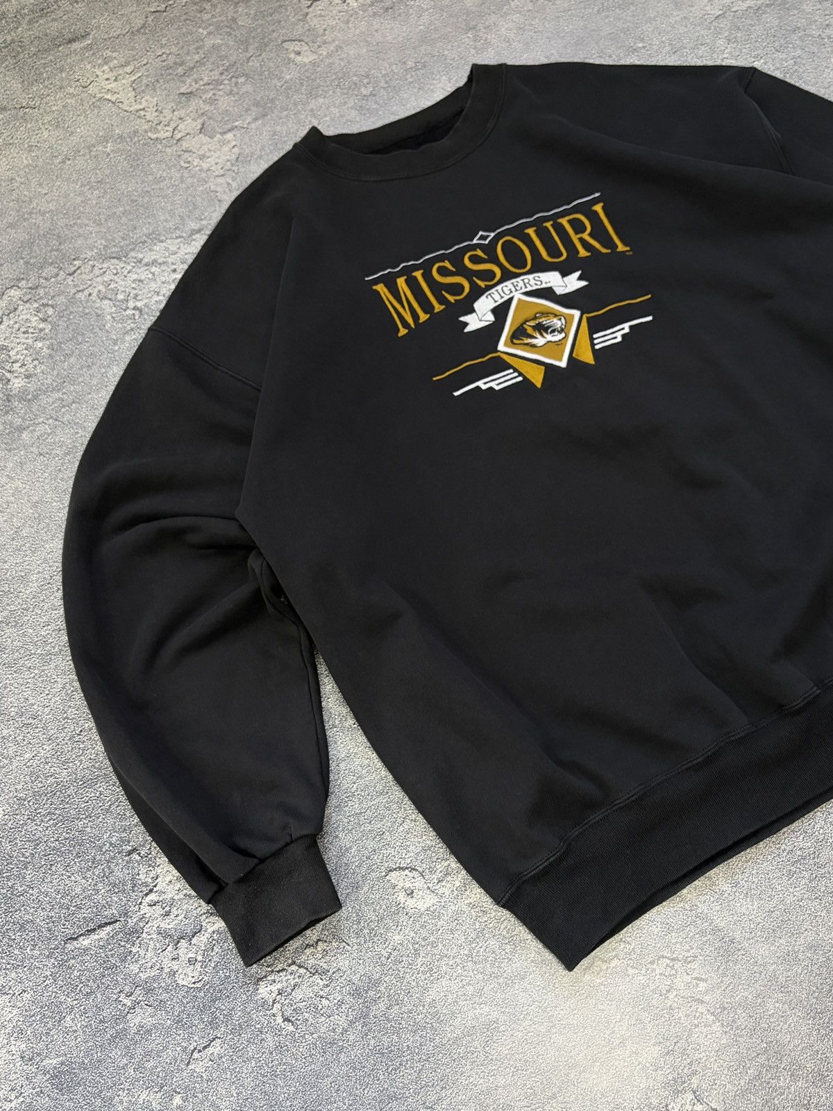 Vintage Vintage 90s Missouri Tigers Crewneck Sweatshirt USA Black XL Size US XL / EU 56 / 4 - 6 Thumbnail