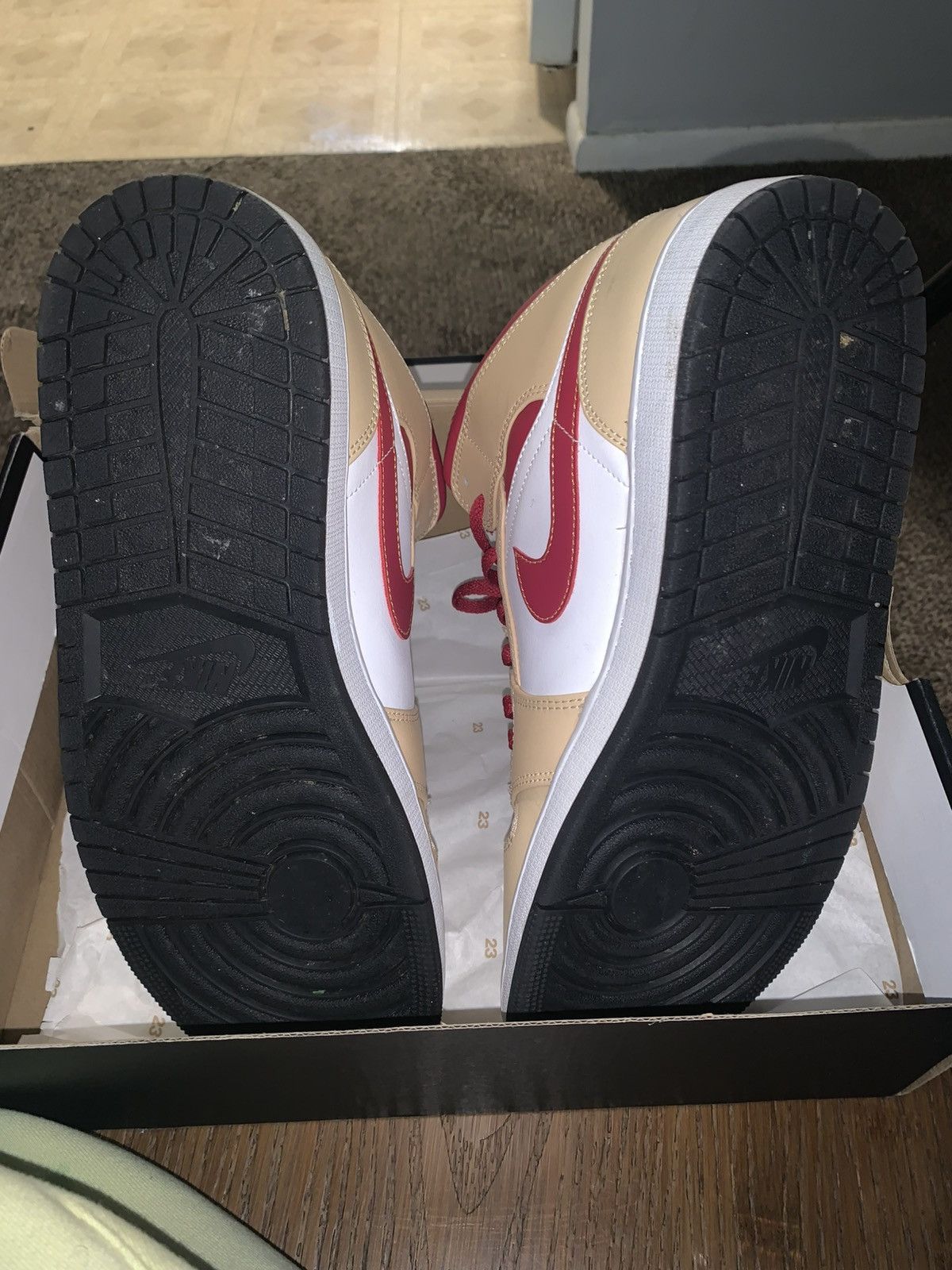 Jordan Brand Jordan 1’s Mid Size US 13 / EU 46 - 7 Thumbnail