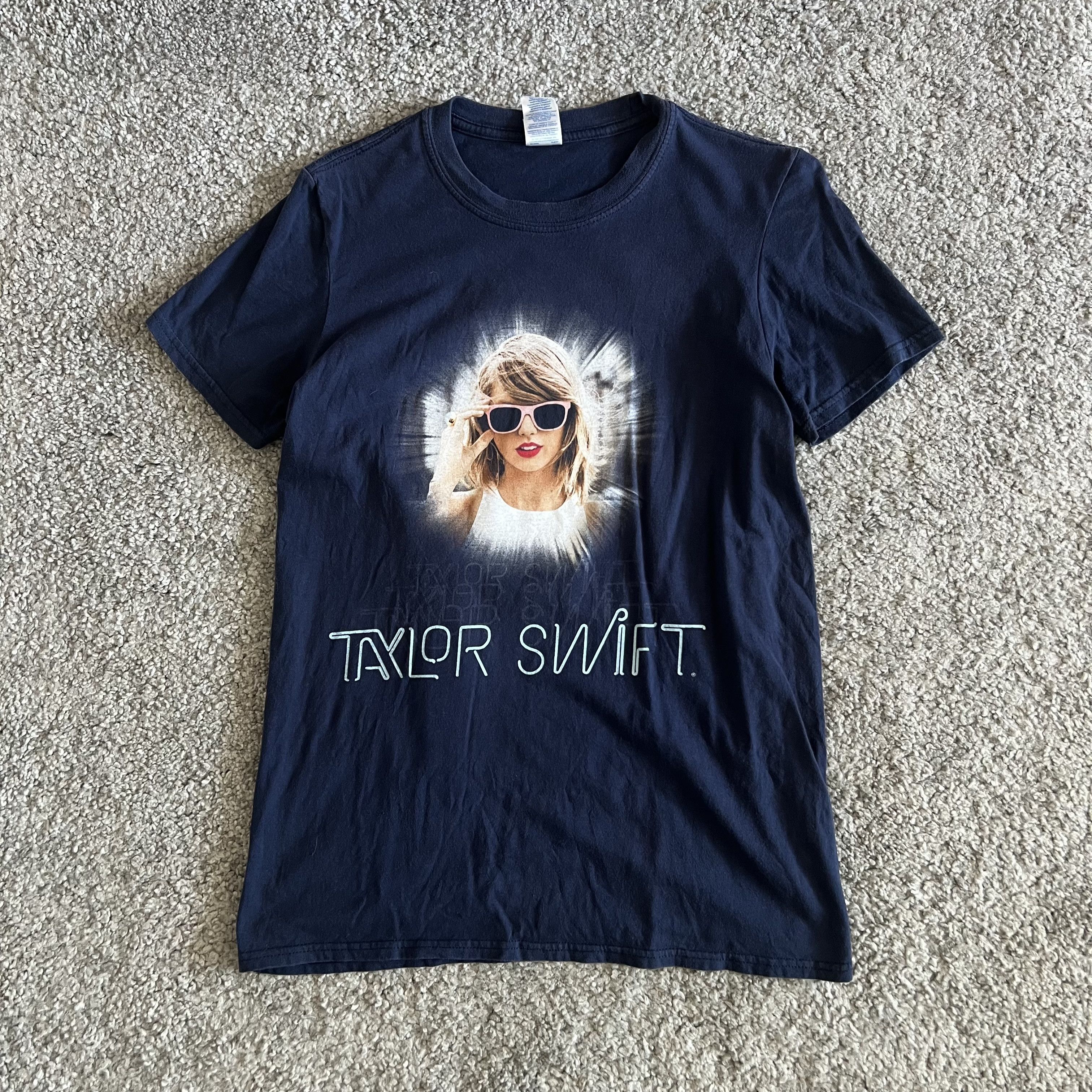 Band Tees Taylor Swift 1989 World Tour T-Shirt Pop Tee Merch Size US S / EU 44-46 / 1 - 3 Thumbnail