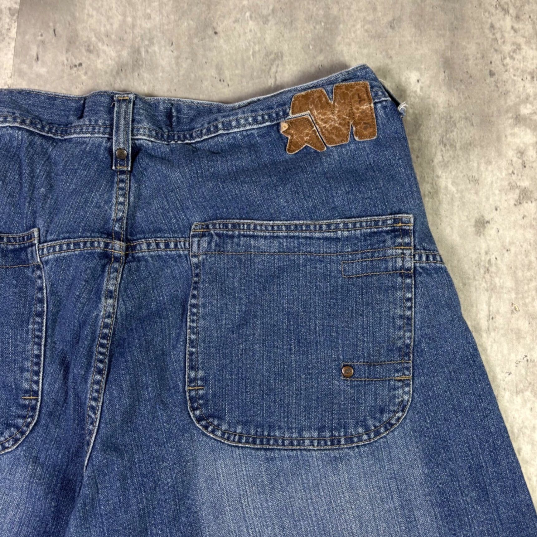 Vintage VINTAGE Mecca Bermuda Shorts Denim Blue 34 Mens High Rise 5-Pocket Relaxed Button Fly Baggy Streetwear Grunge" Size US 34 / EU 50 - 8 Thumbnail