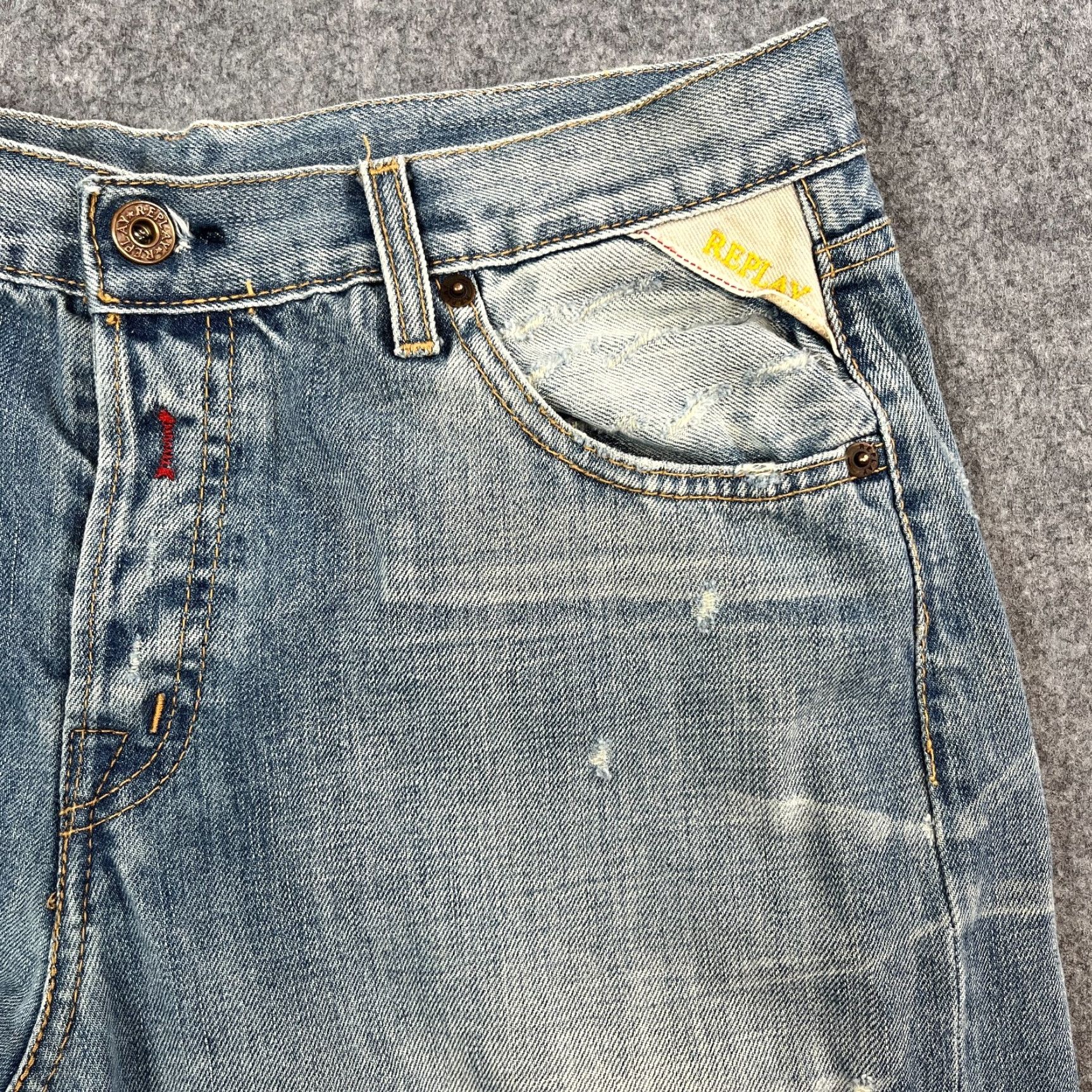 Replay Replay Mens Jeans Relaxed Straight 30 32 Light Blue Fades Denim Cotton 5-Pocket Brand Replay Mens Jeans Relaxed Straight 30 32 Light Wash Blue Fades Size US 30 / EU 46 - 7 Thumbnail