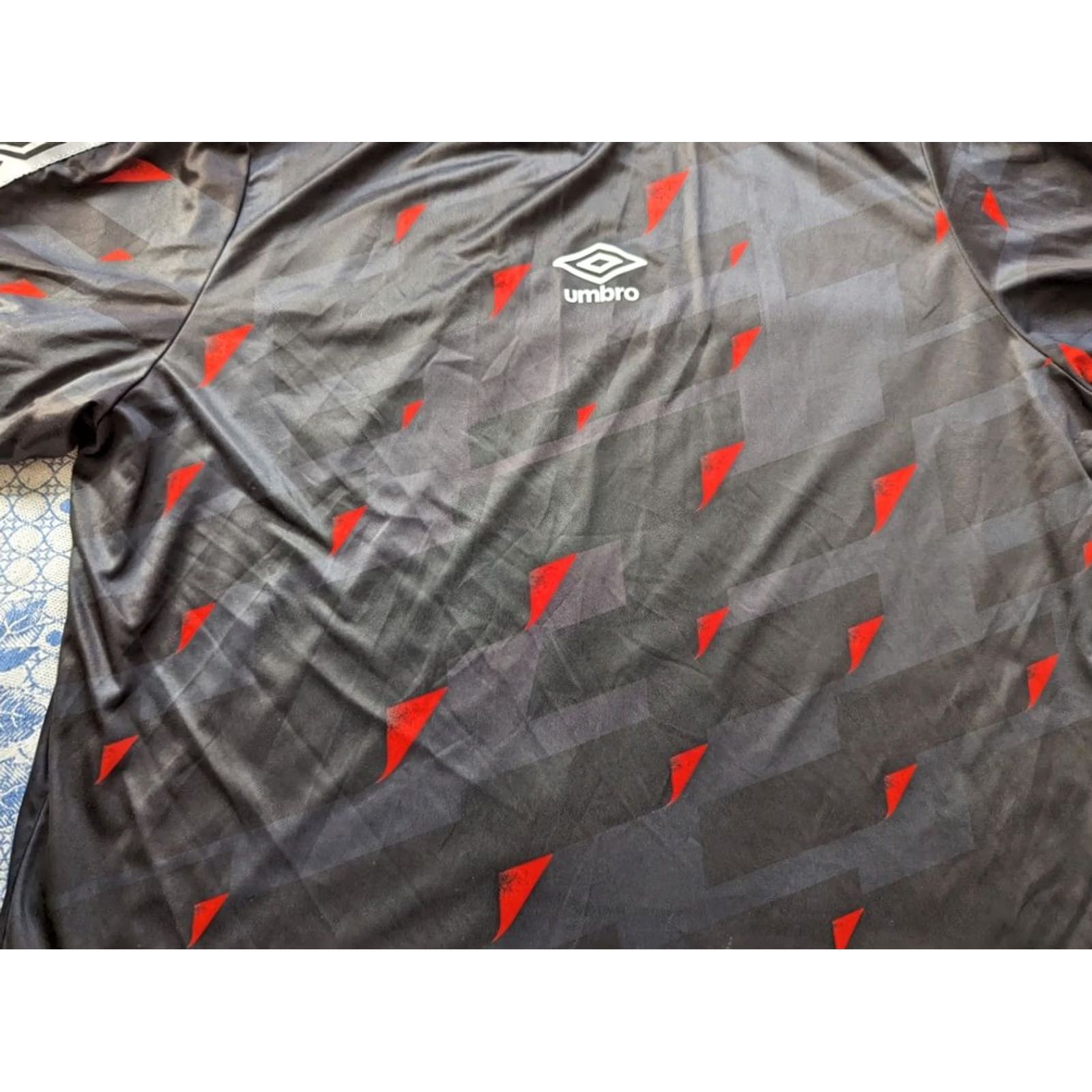 Umbro Umbro Carling Jersey Mens Size XL Black Shirt Men XL Black Umbro Carling Jersey Size US XL / EU 56 / 4 - 6 Thumbnail
