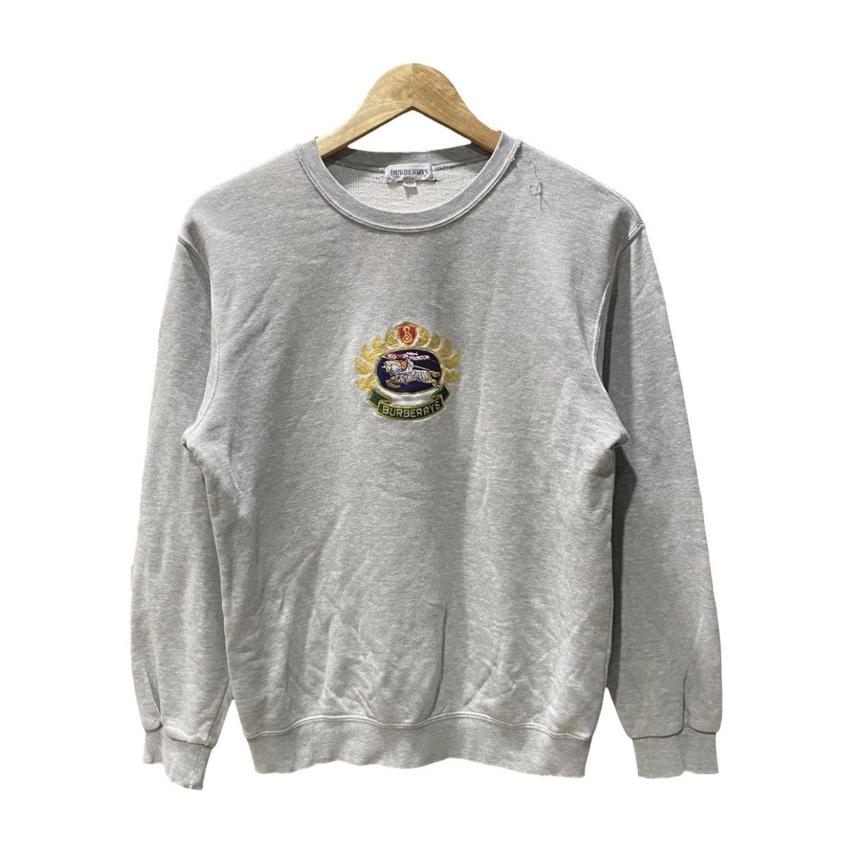 Burberry Vintage Burberrys Of London Big Crest Embroidered Sweatshirt Size US S / EU 44-46 / 1 - 1 Thumbnail