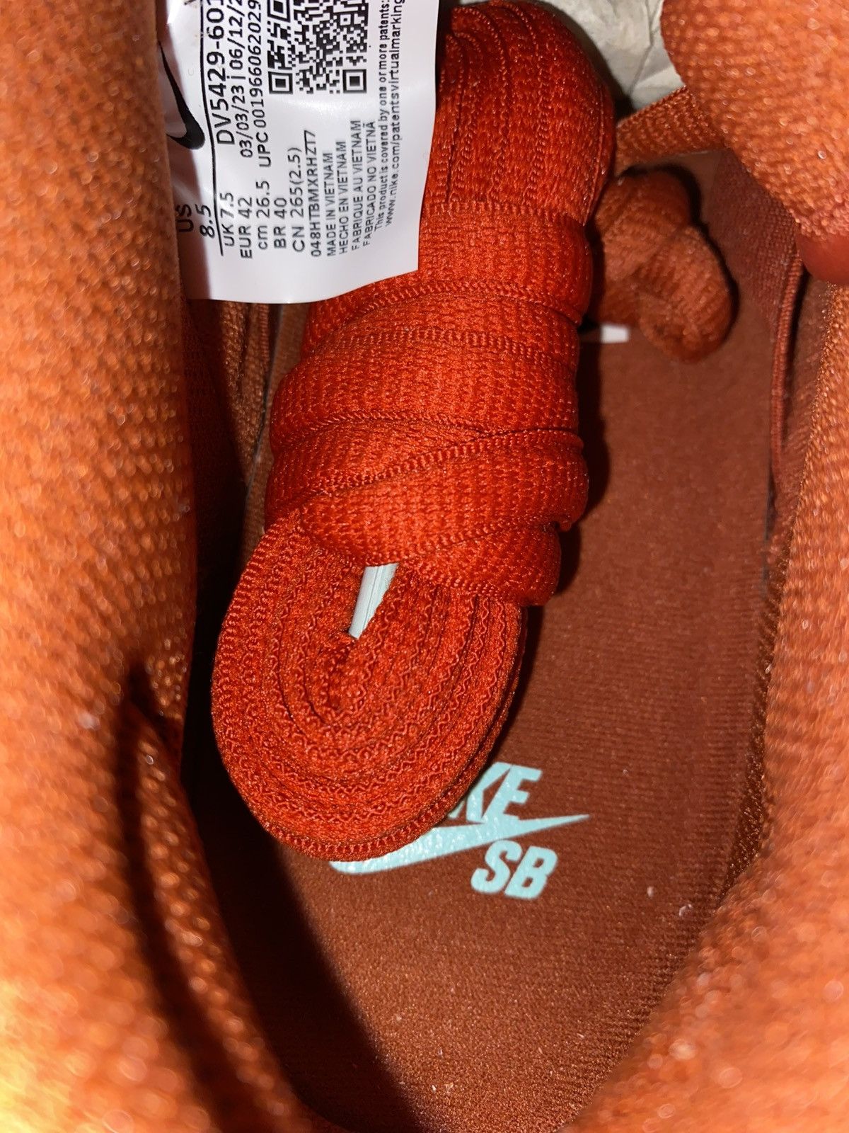 Nike Nike SB Dunk Low PRM (MYSTIC RED) Size US 8.5 / EU 41-42 - 8 Thumbnail