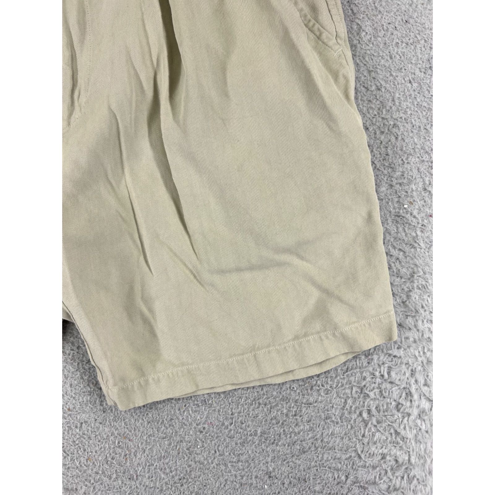 Tommy Bahama Tommy Bahama Shorts Men Bermuda Beige Pleated Silk Herringbone 34 Casual Pockets Size US 34 / EU 50 - 2 Thumbnail