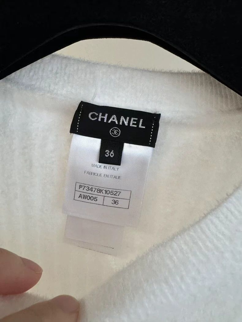 Chanel Chanel Pearl logo sweater Size XS / US 0-2 / IT 36-38 - 3 Thumbnail