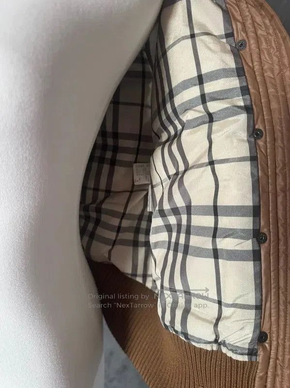 Burberry Burberry Women's Khaki Puffer Vest with Fur Hood. Size M / US 6-8 / IT 42-44 - 7 Thumbnail