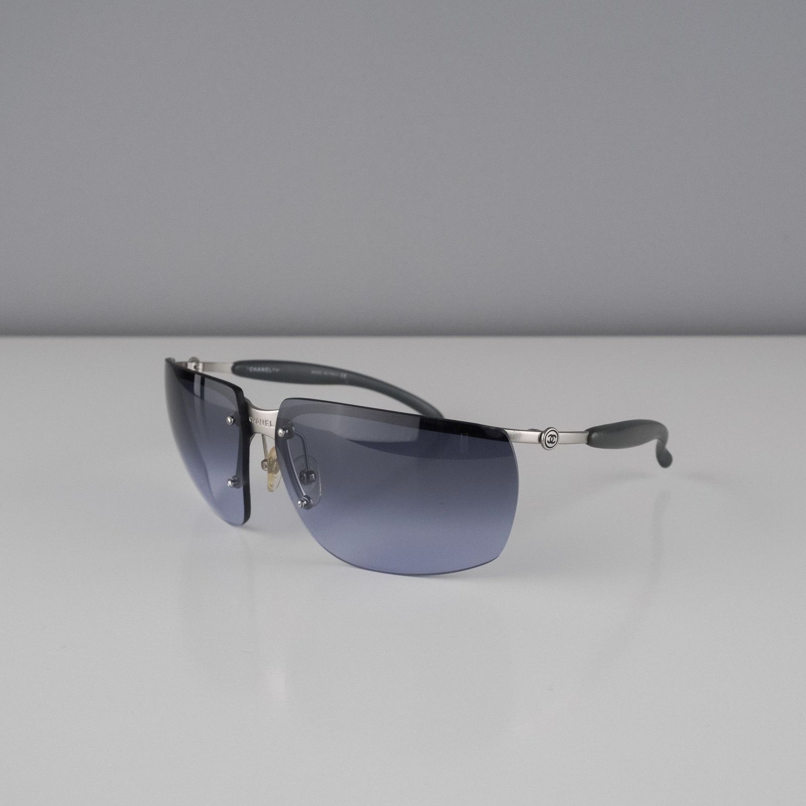 Chanel Vintage rare chanel CC silver logo rimless sunglasses Size ONE SIZE - 1 Thumbnail