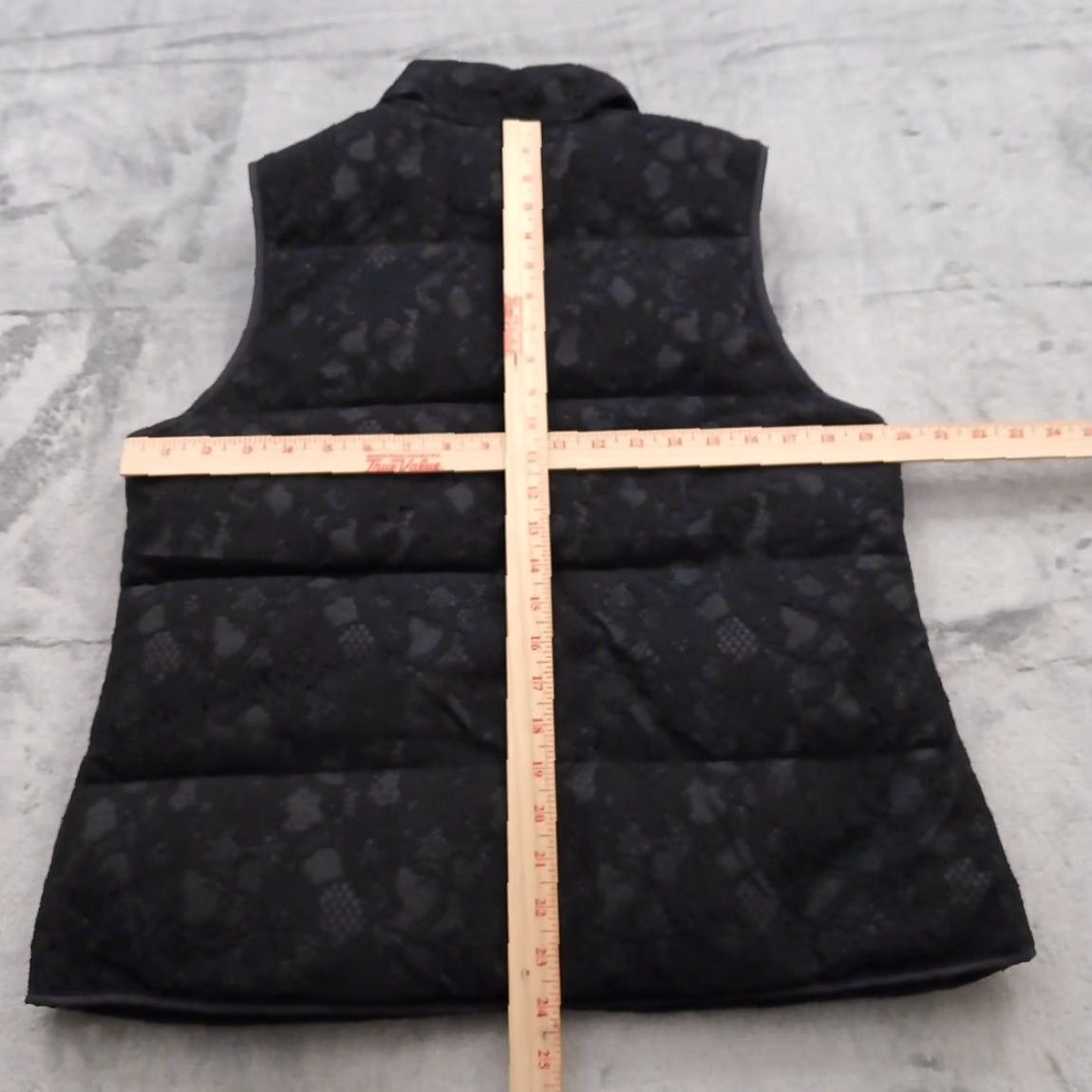 Banana Republic Banana Republic Puffer Vest Womens Medium Black Floral Lace Pockets Size M / US 6-8 / IT 42-44 - 5 Thumbnail