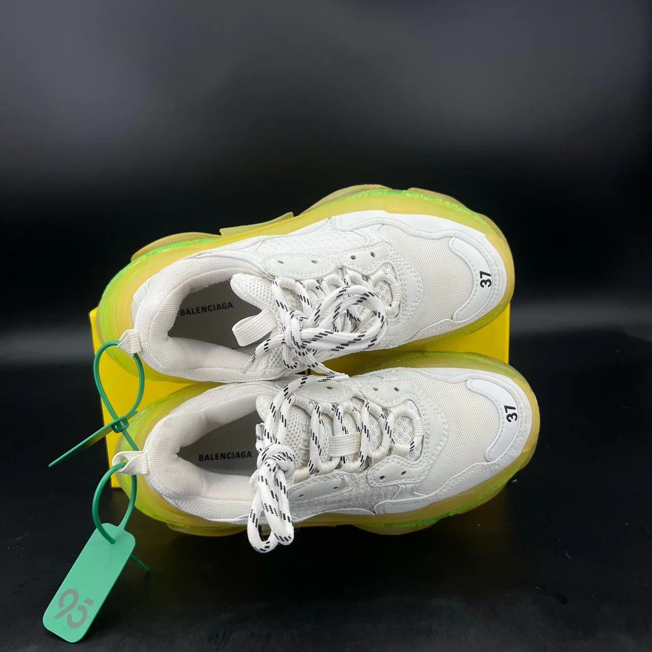 Balenciaga Balenciaga Triple S White Green 37 3W Near New OG Box Size US 7 / IT 37 - 7 Thumbnail