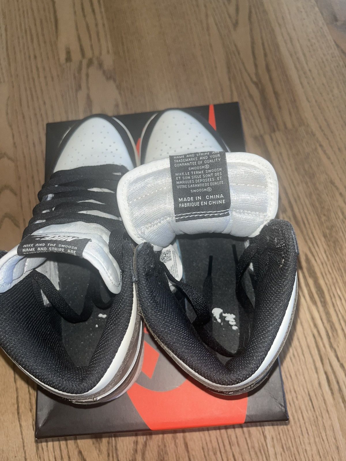 Nike Jordan 1 Mocha Retro High OG (6.5Y - GS) Size US 6.5 / EU 39-40 - 6 Thumbnail