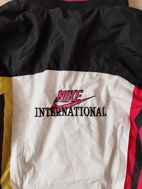 Nike Nike International Windbreaker Jacket 90s L Rare vintage Size US L / EU 52-54 / 3 - 6 Thumbnail