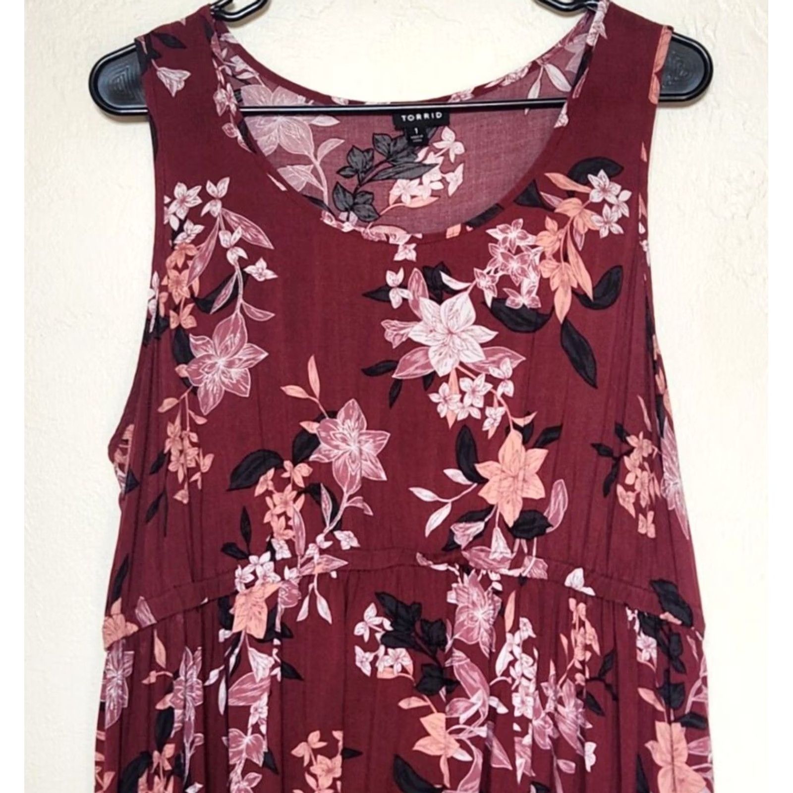 Torrid Torrid Womens Dress Size 1 Floral Sleeveless Scoop Neck High Low Red Size XS / US 0-2 / IT 36-38 - 3 Thumbnail