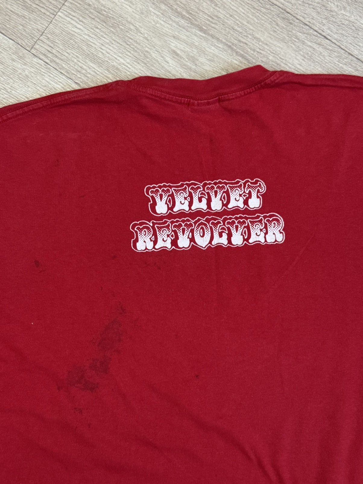 Band Tees Vintage Y2K Velvet Revolver Rock & Fuckin Roll T-shirt 2004 Size US XL / EU 56 / 4 - 6 Thumbnail