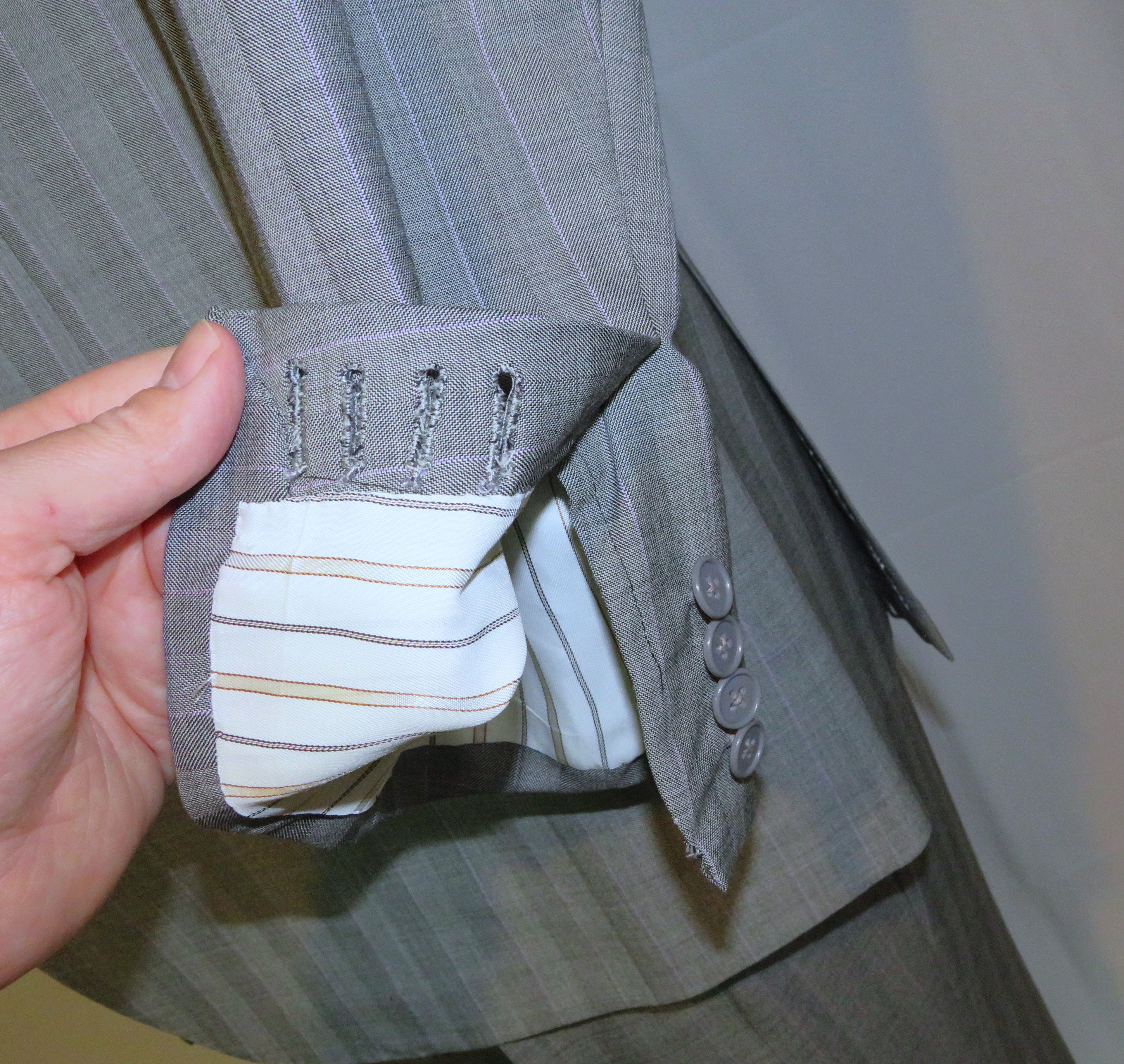 Alan Flusser Gray Stripe Bespoke Peak Lapel Two Button Suit 42R Size 42R - 11 Thumbnail