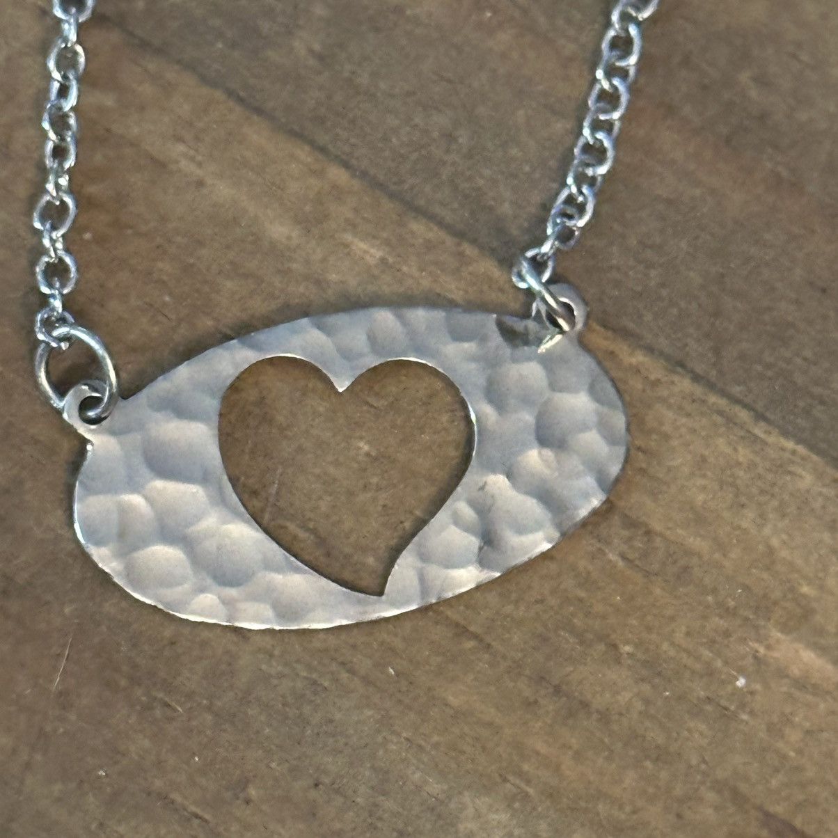 Vintage Vintage silver tone hammered heart necklace Size ONE SIZE - 4 Thumbnail