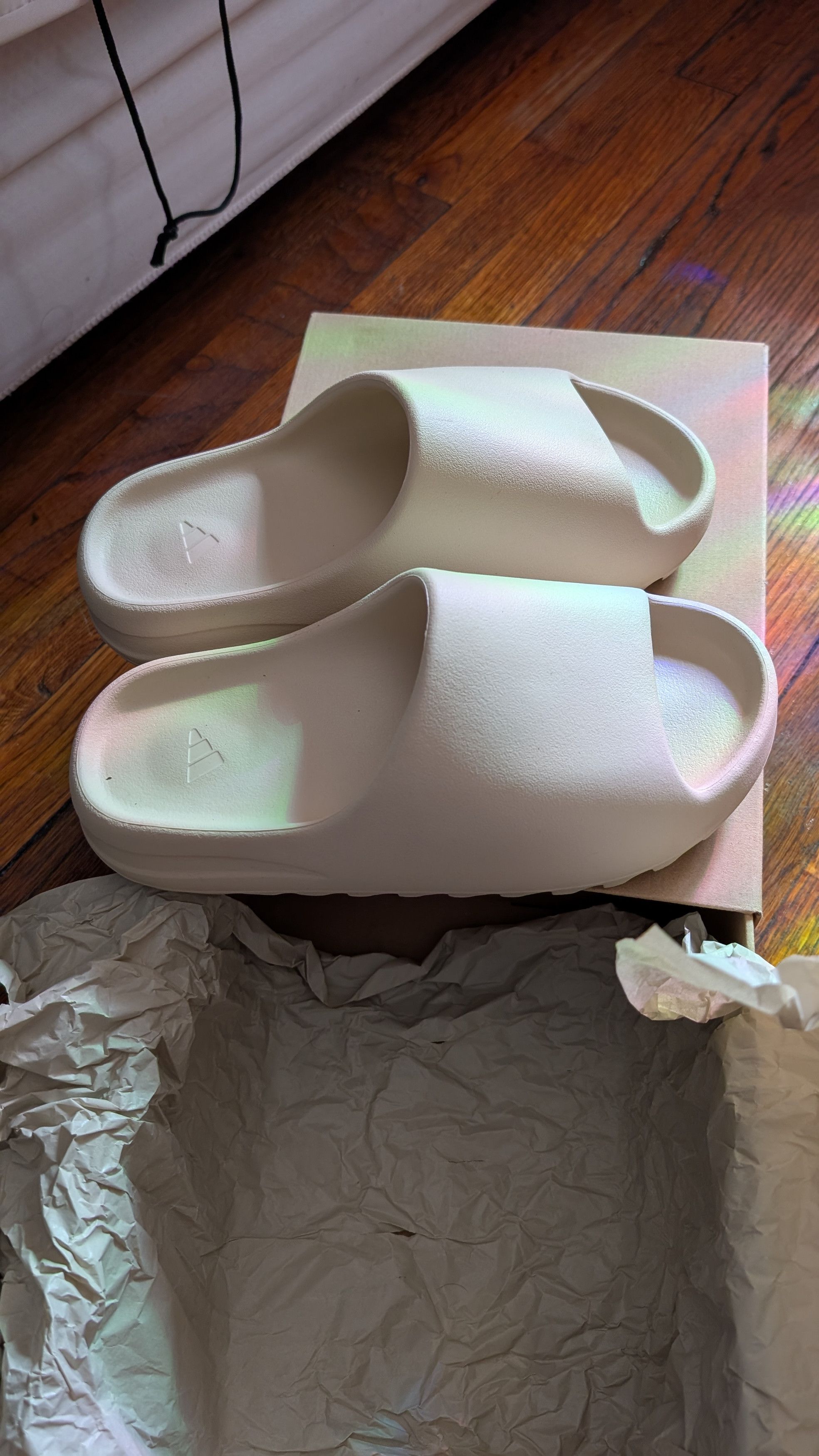 Adidas Adidas Yeezy slides Size US 8 / EU 41 - 3 Thumbnail