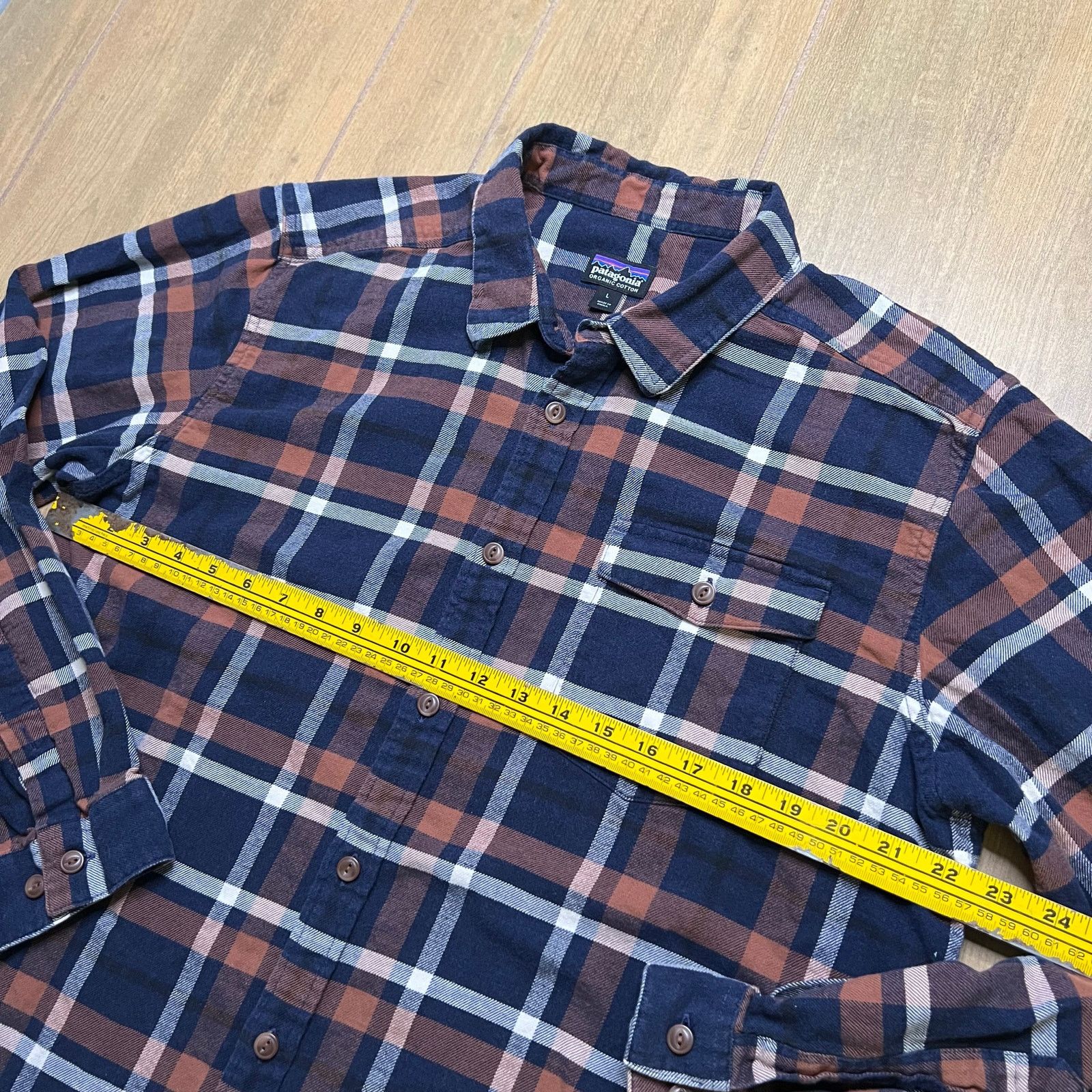 Patagonia Patagonia Men's Lightweight Fjord Flannel Shirt Sz Large Size US L / EU 52-54 / 3 - 7 Thumbnail