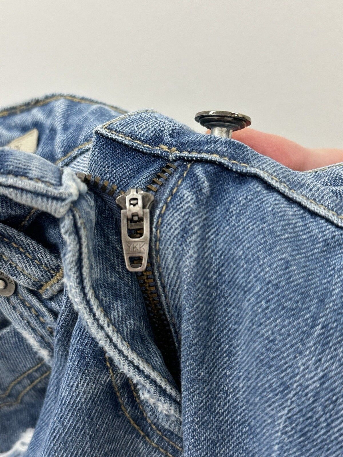 Burberry Burberry Brit Jeans Womens Denim Zip Distressed Blue Size 28" / US 6 / IT 42 - 13 Thumbnail