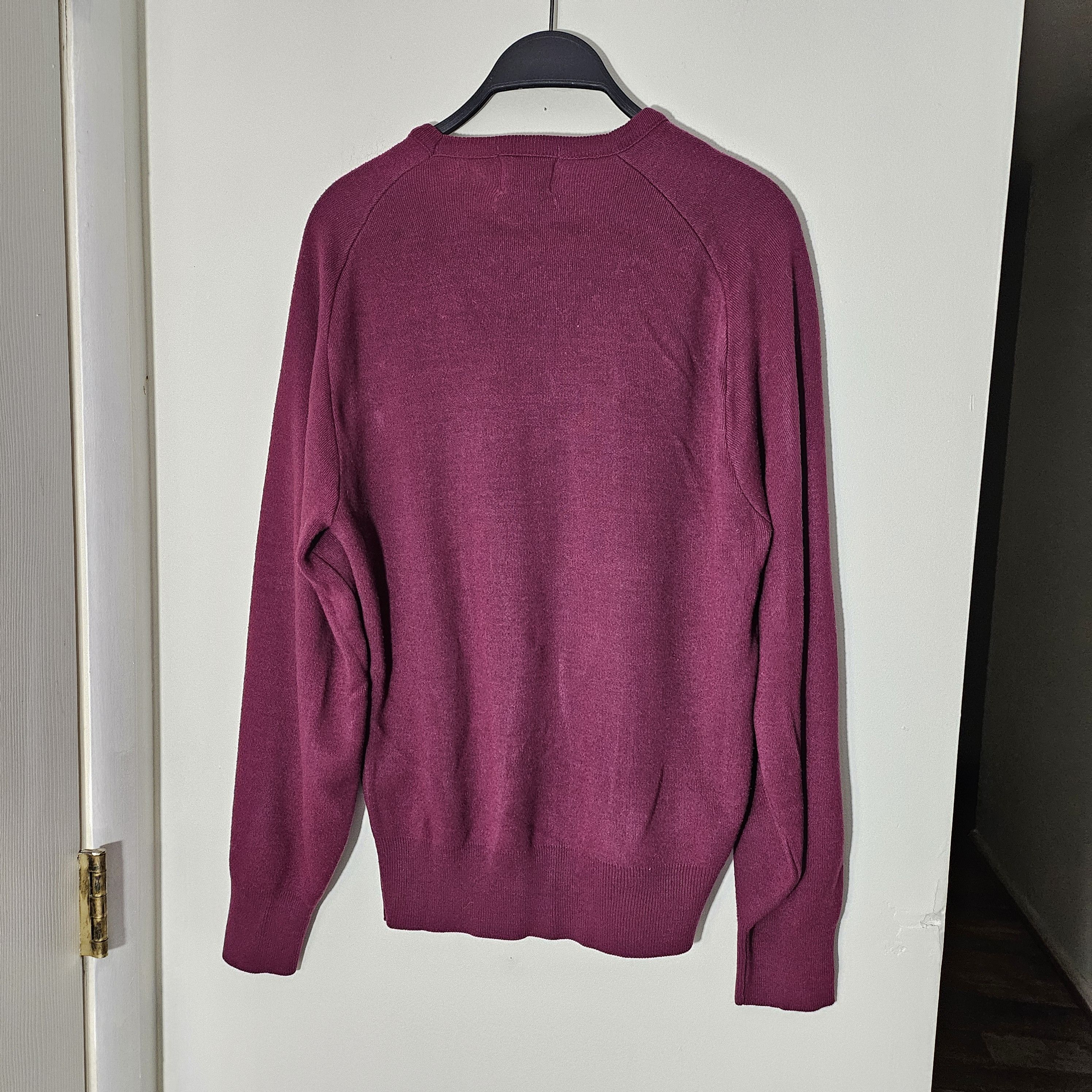 Vintage Vintage 80s men's size large, Orlon acrylic V-neck sweater Size US L / EU 52-54 / 3 - 3 Thumbnail