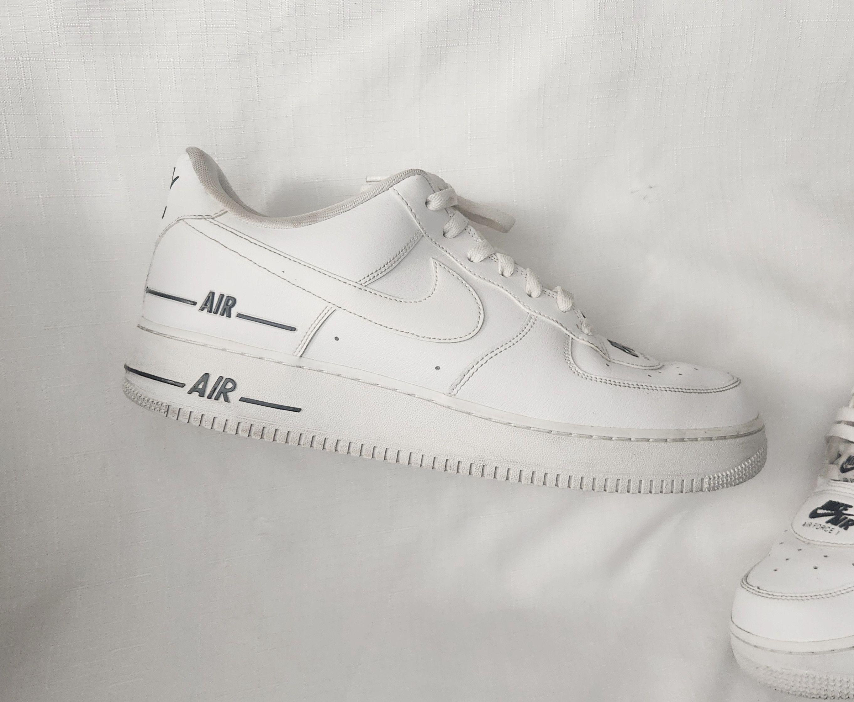 Nike Nike Men's Air Force 1 07' LV8 CJ1379-100 Size 13 sneakers Size US 13 / EU 46 - 1 Thumbnail