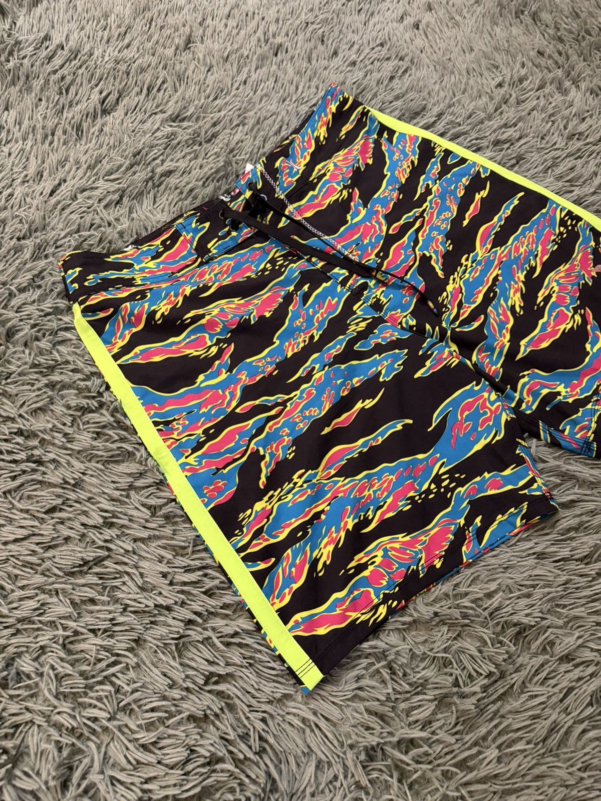 Hurley Hurley Mens Swim Trunks Size 30 Gray Phantom Size US 30 / EU 46 - 2 Thumbnail