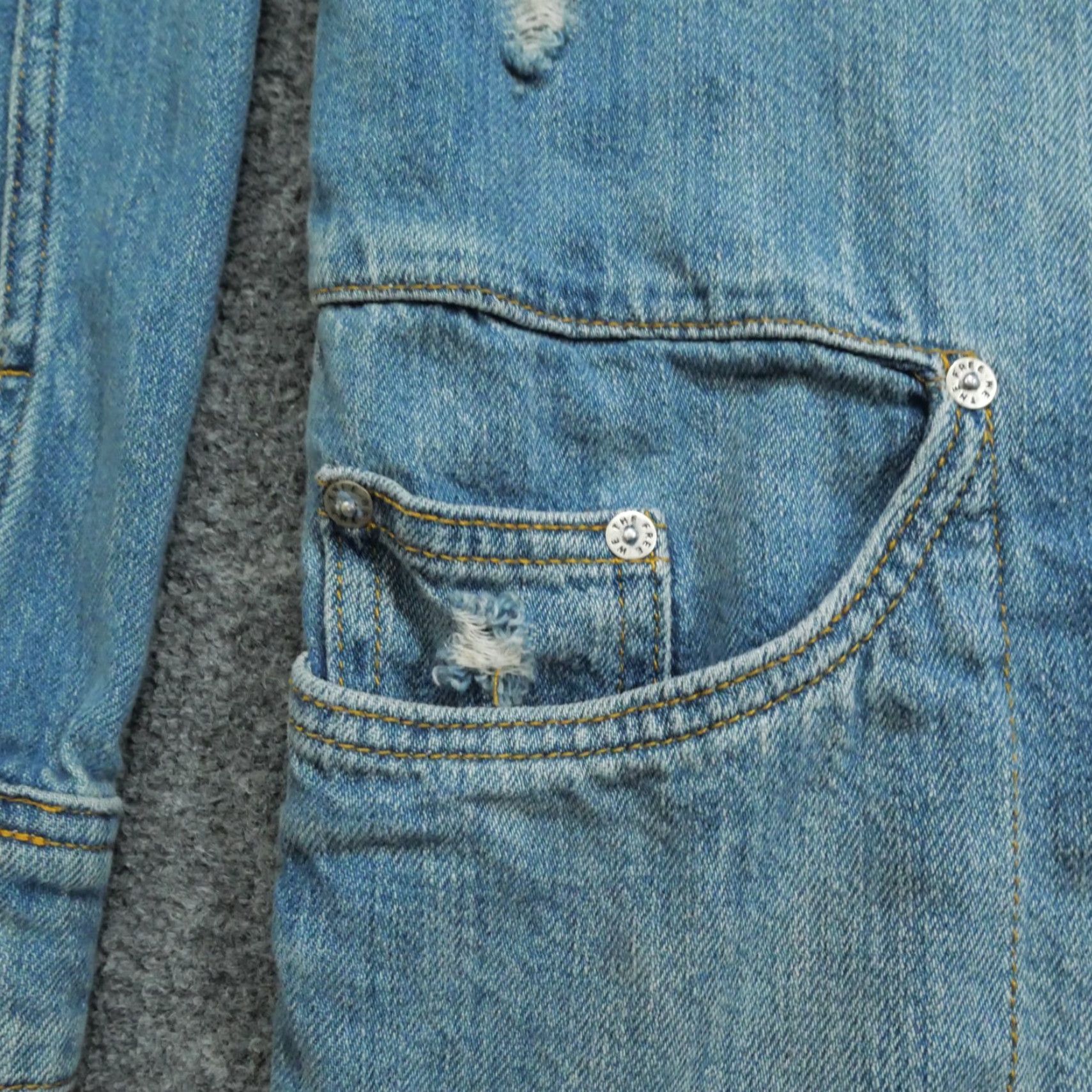 Free People VINTAGE Free People Jacket Womens Small Blue Denim Grunge Oversized Distressed Biker Casual Blue Jeans 90s Womens Size 28" / US 6 / IT 42 - 4 Thumbnail