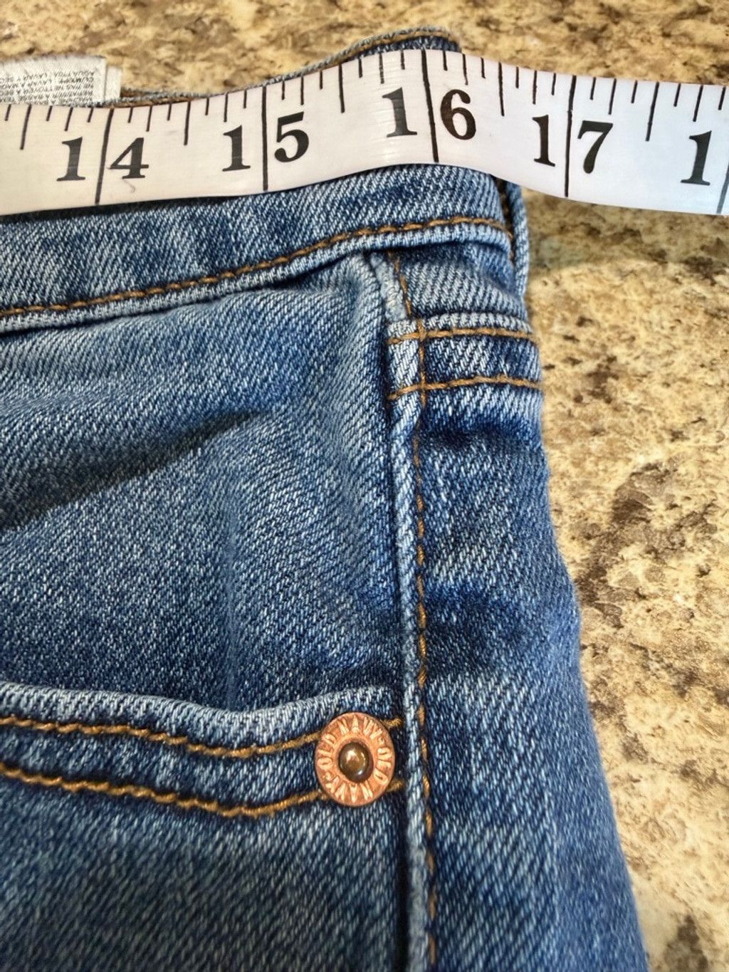 Old Navy Women's Old Navy Blue Jean Shorts Size 10 Size 32" / US 10 / IT 46 - 6 Thumbnail