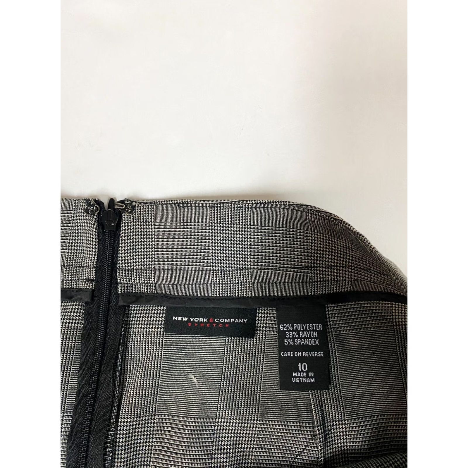 Vintage New York and Company Skirt Women's Regular 10 Gray Plaid A-Line Knee Length Size 32" / US 10 / IT 46 - 5 Thumbnail
