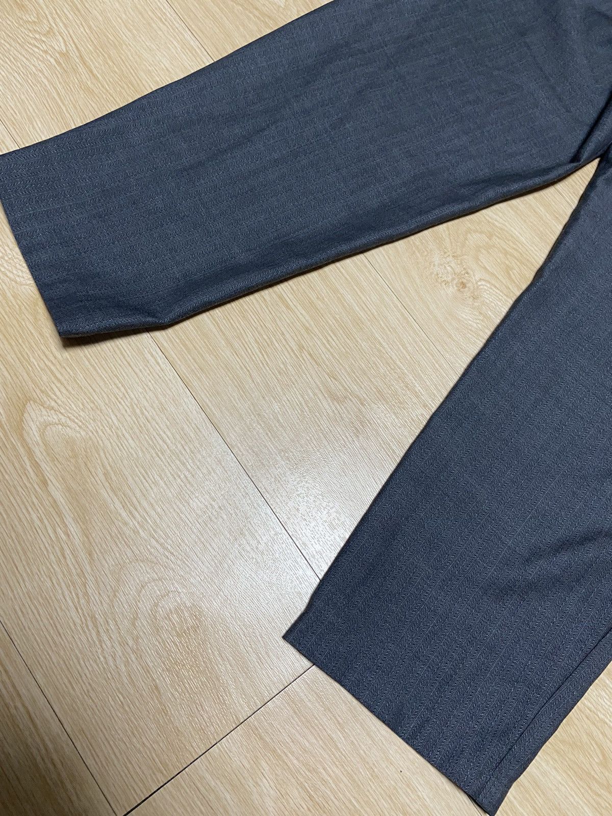 Louis Vuitton 40 Louis Vuitton LV logo waist bend cropped pants Size US 30 / EU 46 - 6 Thumbnail