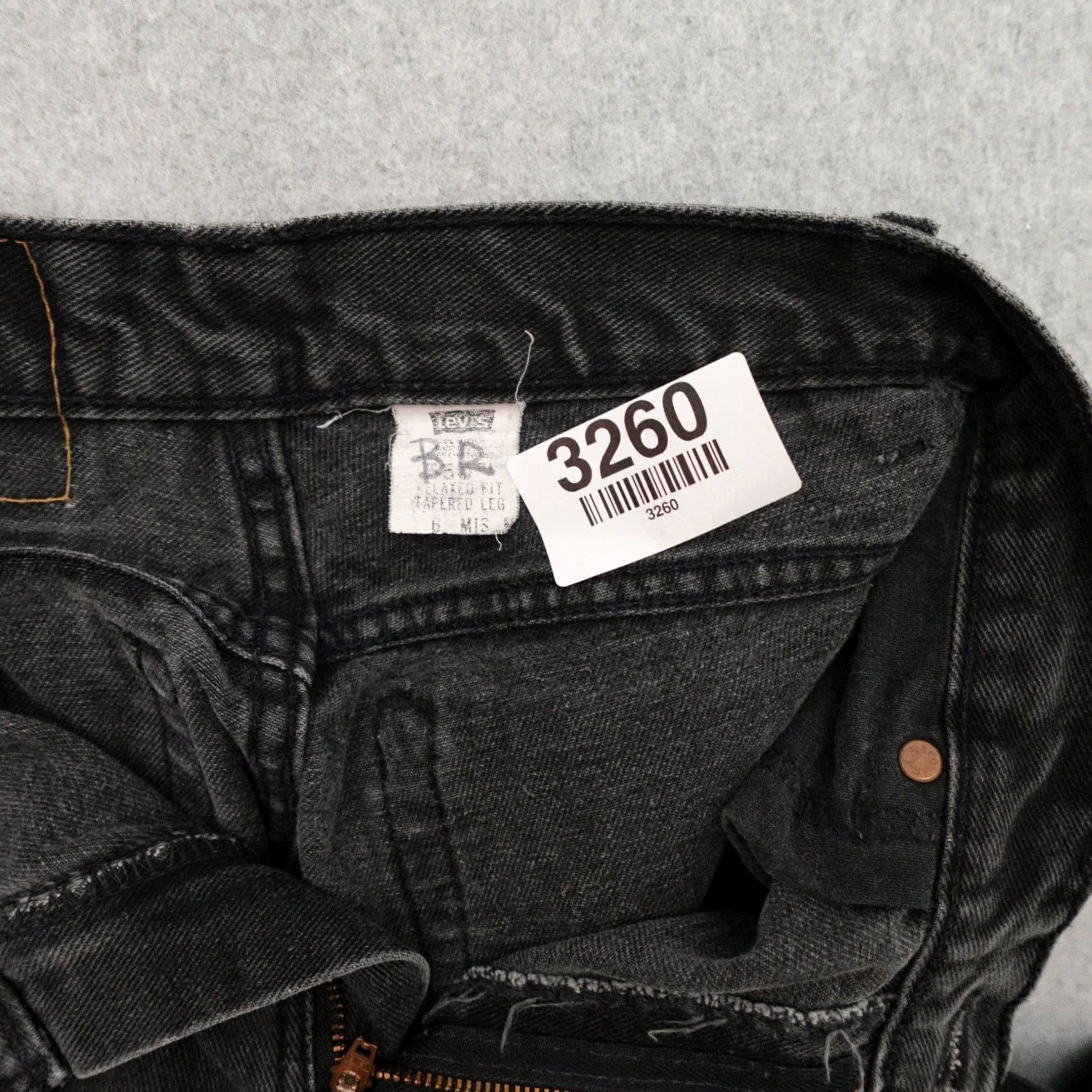 Levi's VINTAGE Levi's 550 Jeans Womens 26 Black Charcoal Wash 26x30 Tapered Relaxed Fit Denim Size 26" / US 2 / IT 38 - 3 Thumbnail
