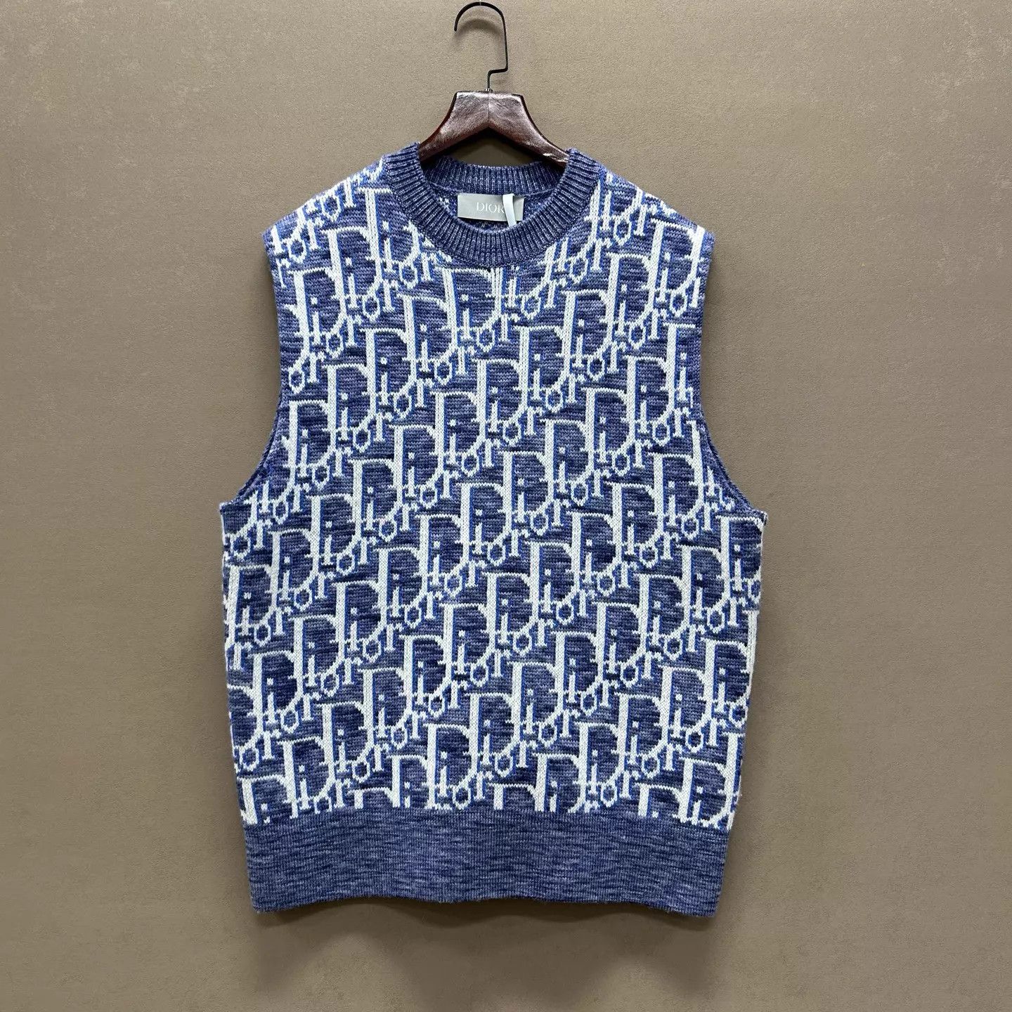 Dior Dior NWT Logo Jacquard Crew Sleeveless Knit Vest Size S Size US S / EU 44-46 / 1 - 1 Thumbnail