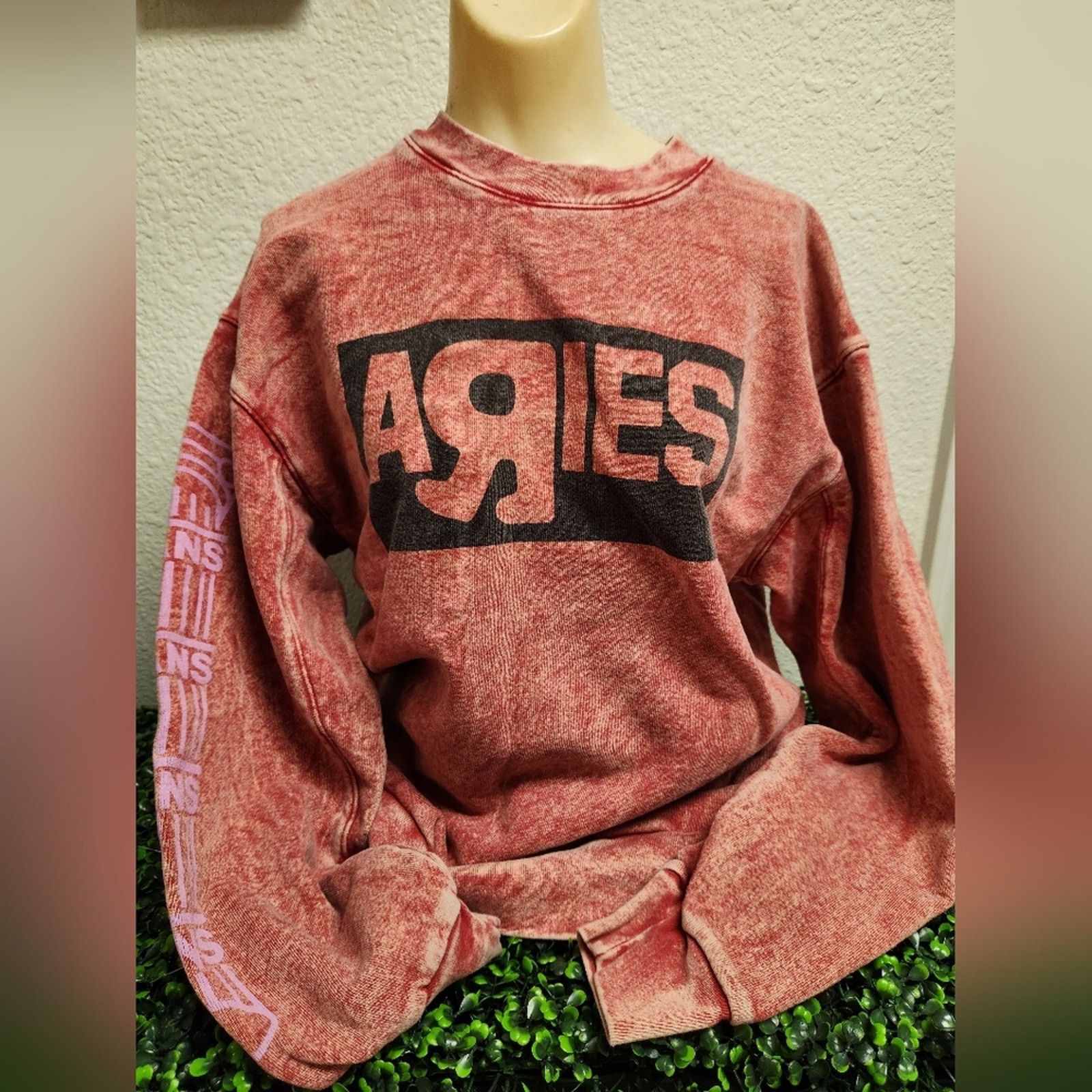 Vans Vans Vault x Aries sweatshirt men’s size M red. Size US M / EU 48-50 / 2 - 1 Thumbnail