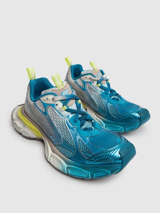 o1lsvrm0425 Sneakers in Blue/Yellow