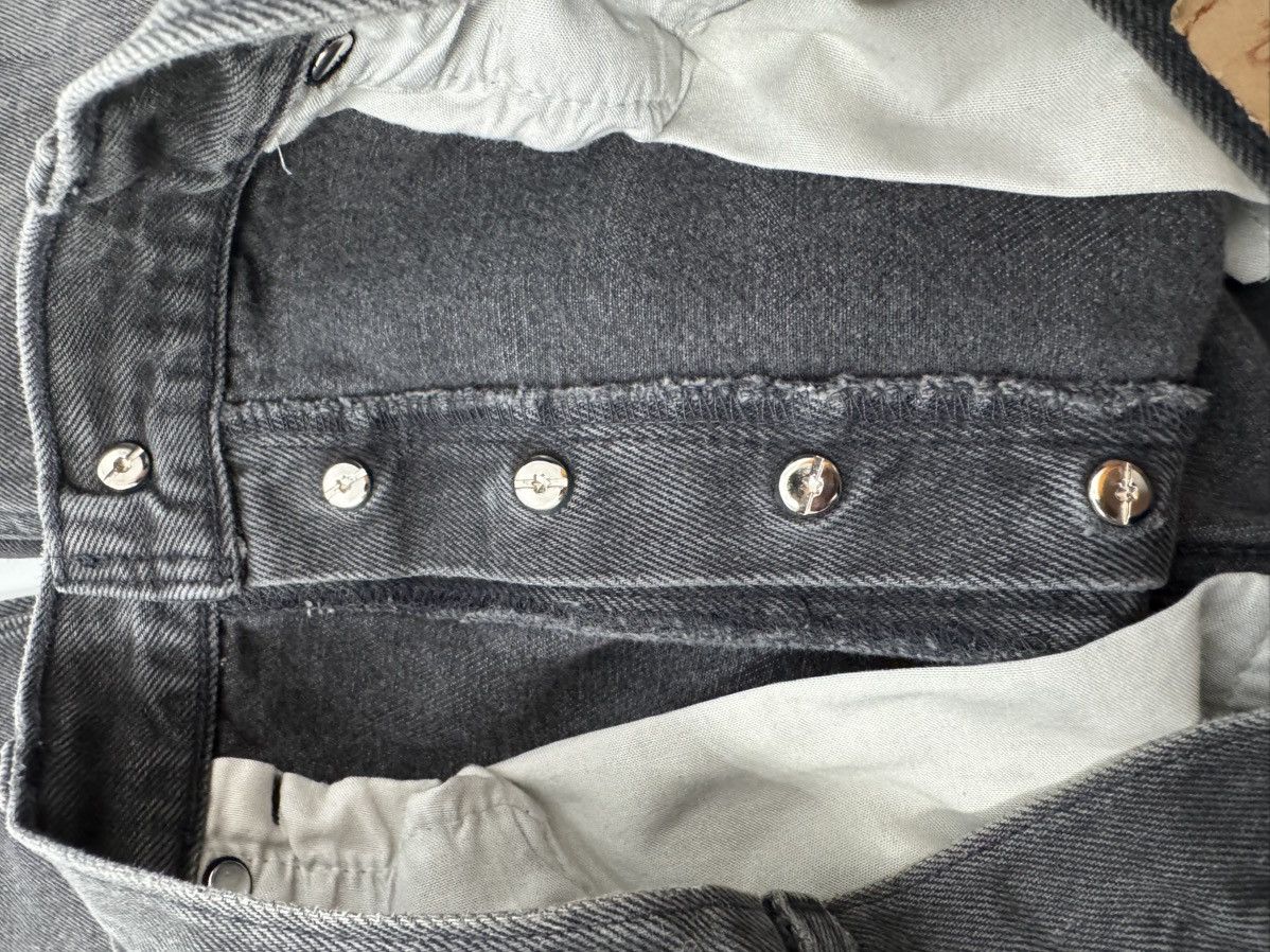 Chrome Hearts CHROME HEARTS BLACK LEATHER CROSS PATCH GREY LEVIS JEANS Size US 32 / EU 48 - 22 Thumbnail